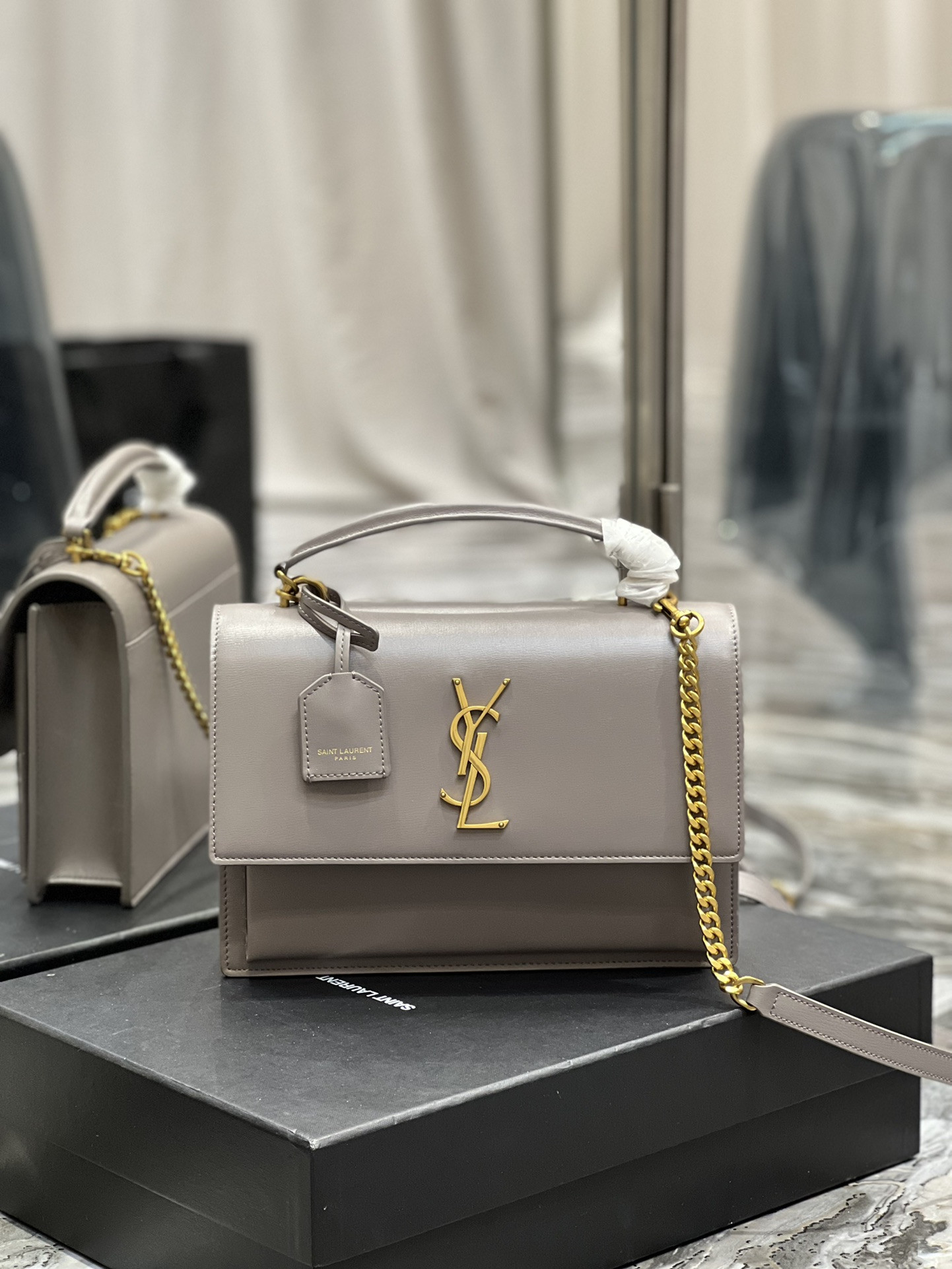 Y51 Sunset Medium Top Handle In Smooth Leather