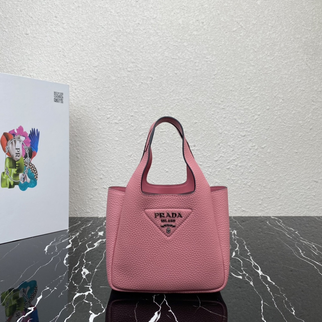 Pra*a Crochet Tote Bag