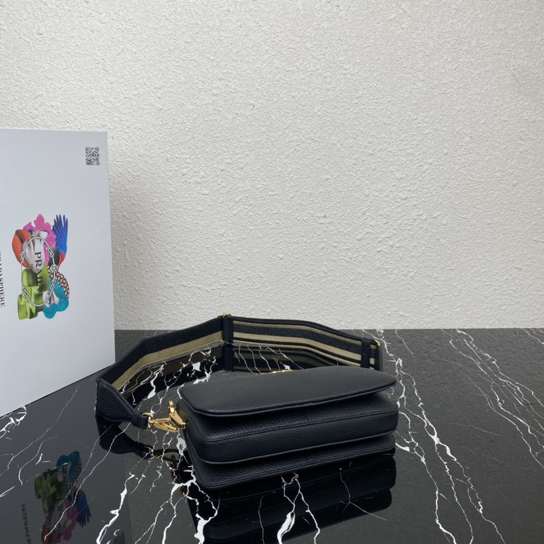 Pra*a Leather Shoulder Bag