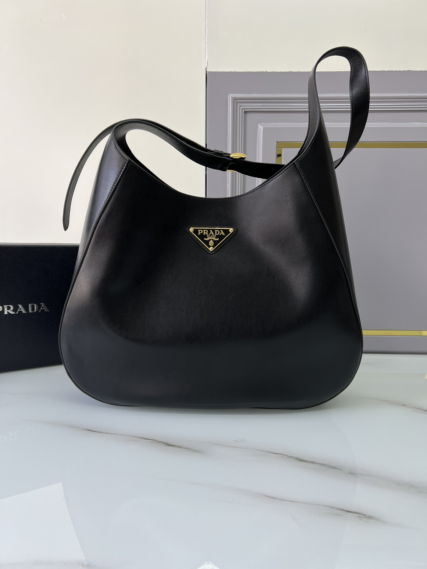 Pra*a Cleo Bag