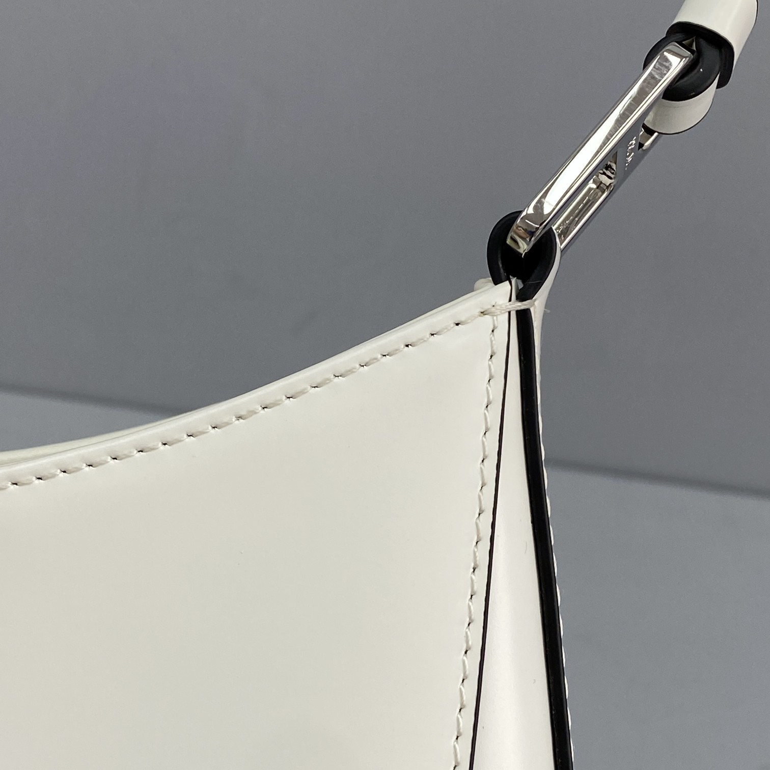 Pra*a Cleo Bag