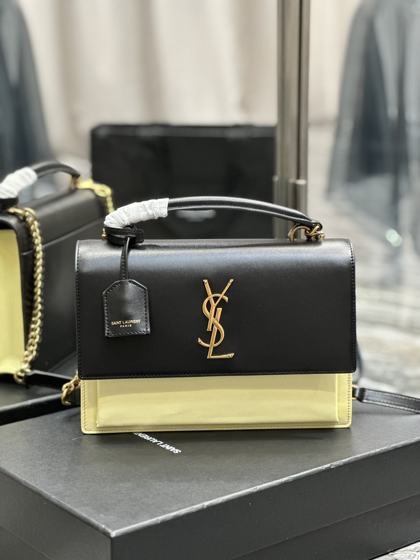 Y51 Sunset Medium Top Handle In Smooth Leather