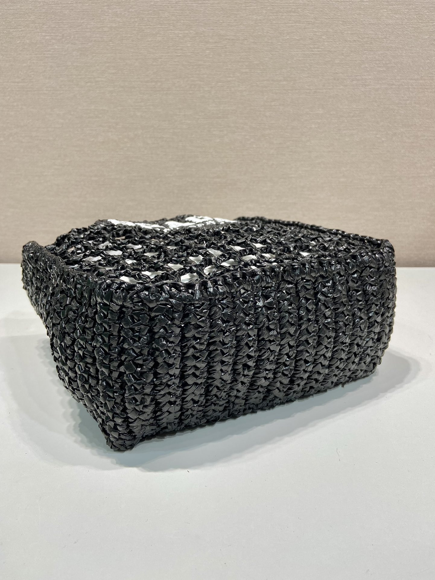 Pra*a Crochet Tote Bag