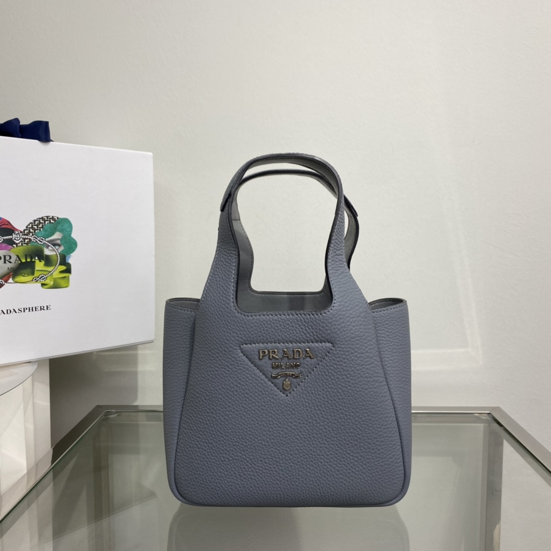 Pra*a Crochet Tote Bag