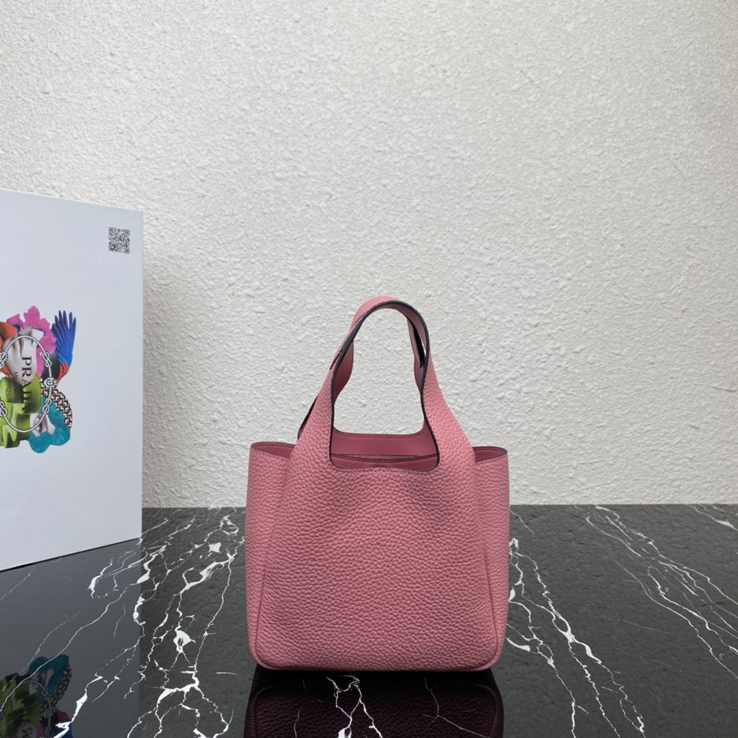 Pra*a Crochet Tote Bag