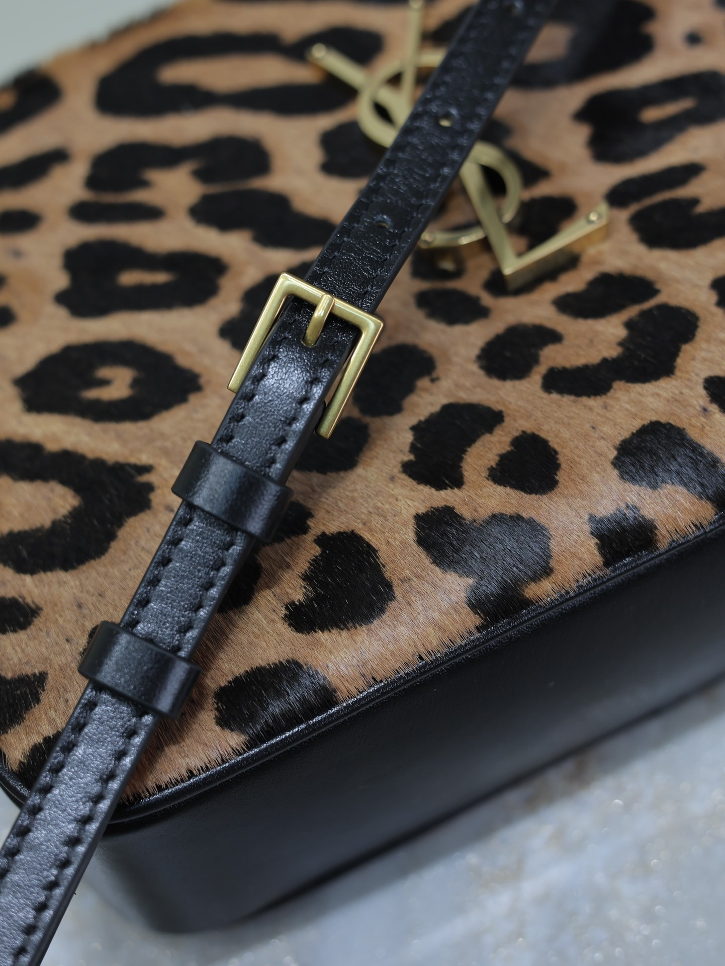 Y51 Lou Camera Bag