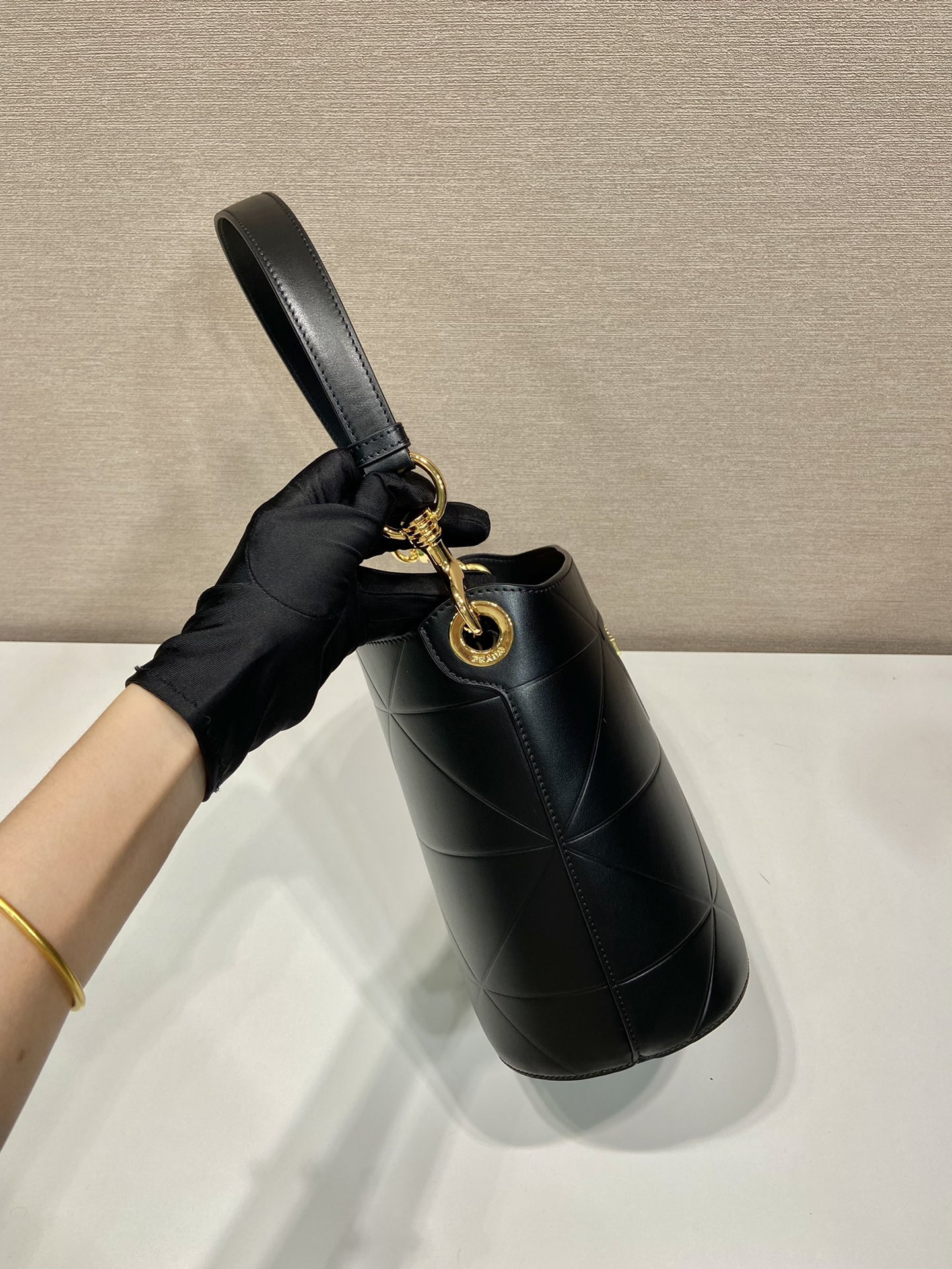 Pra*a Bucket Bag