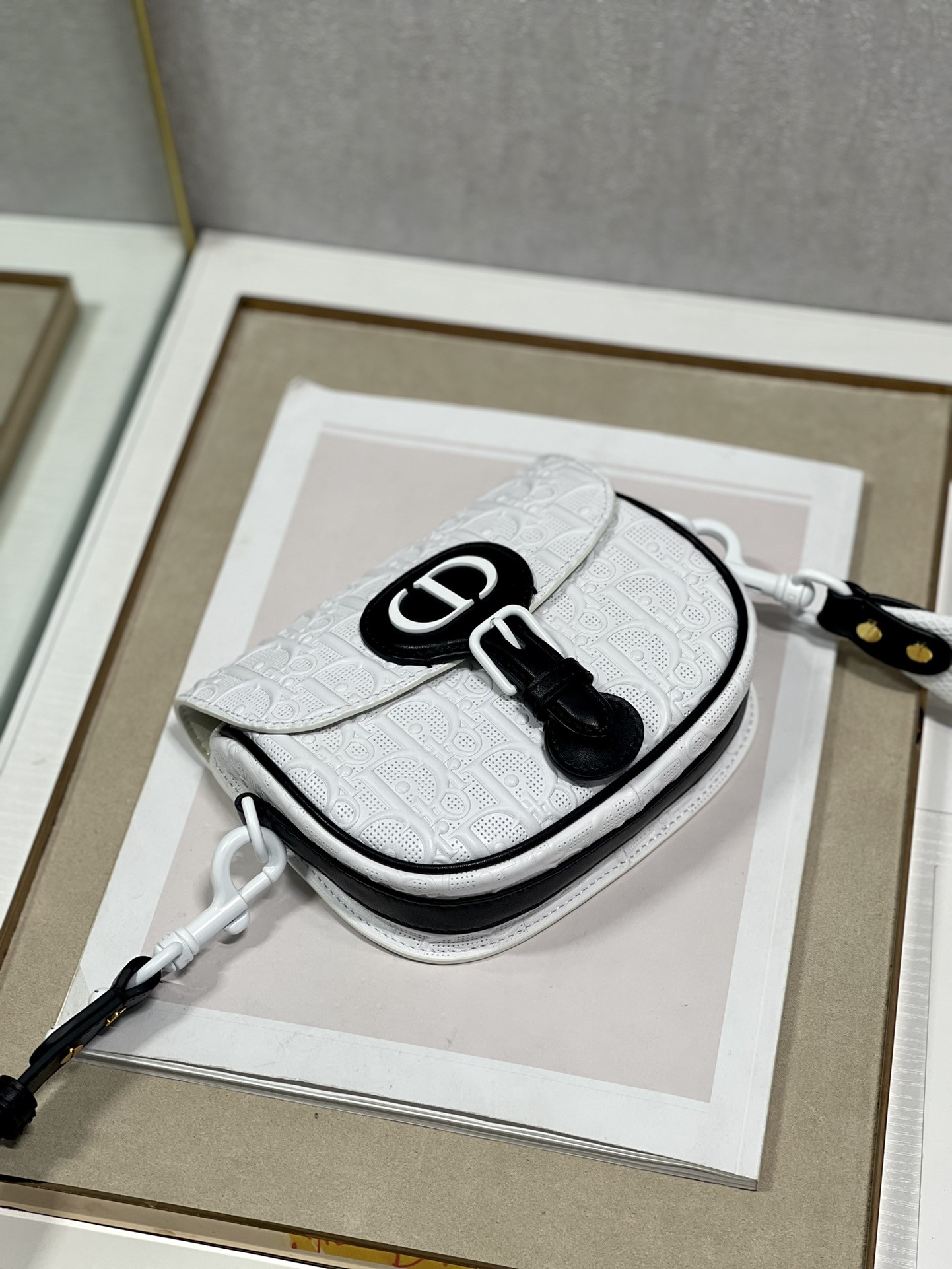 Small D10r Bobby Bag