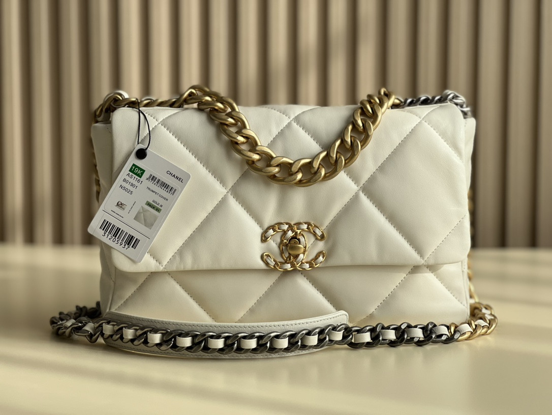 Chanle 19 Handbag