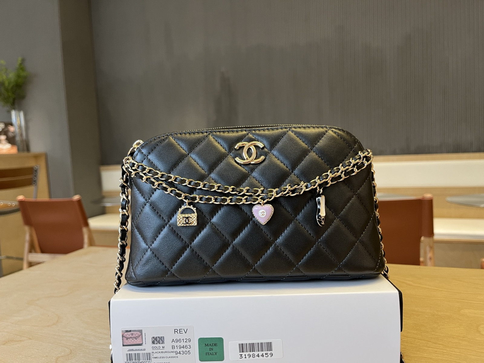 Ch**el Bag 19cm