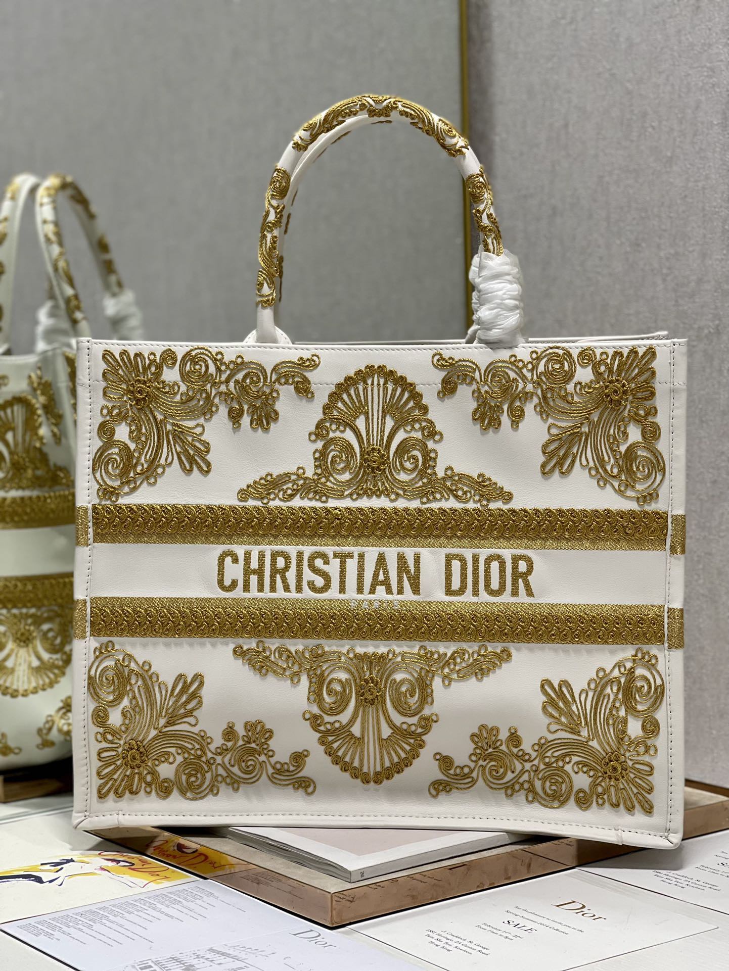 Large D10r Book Tote