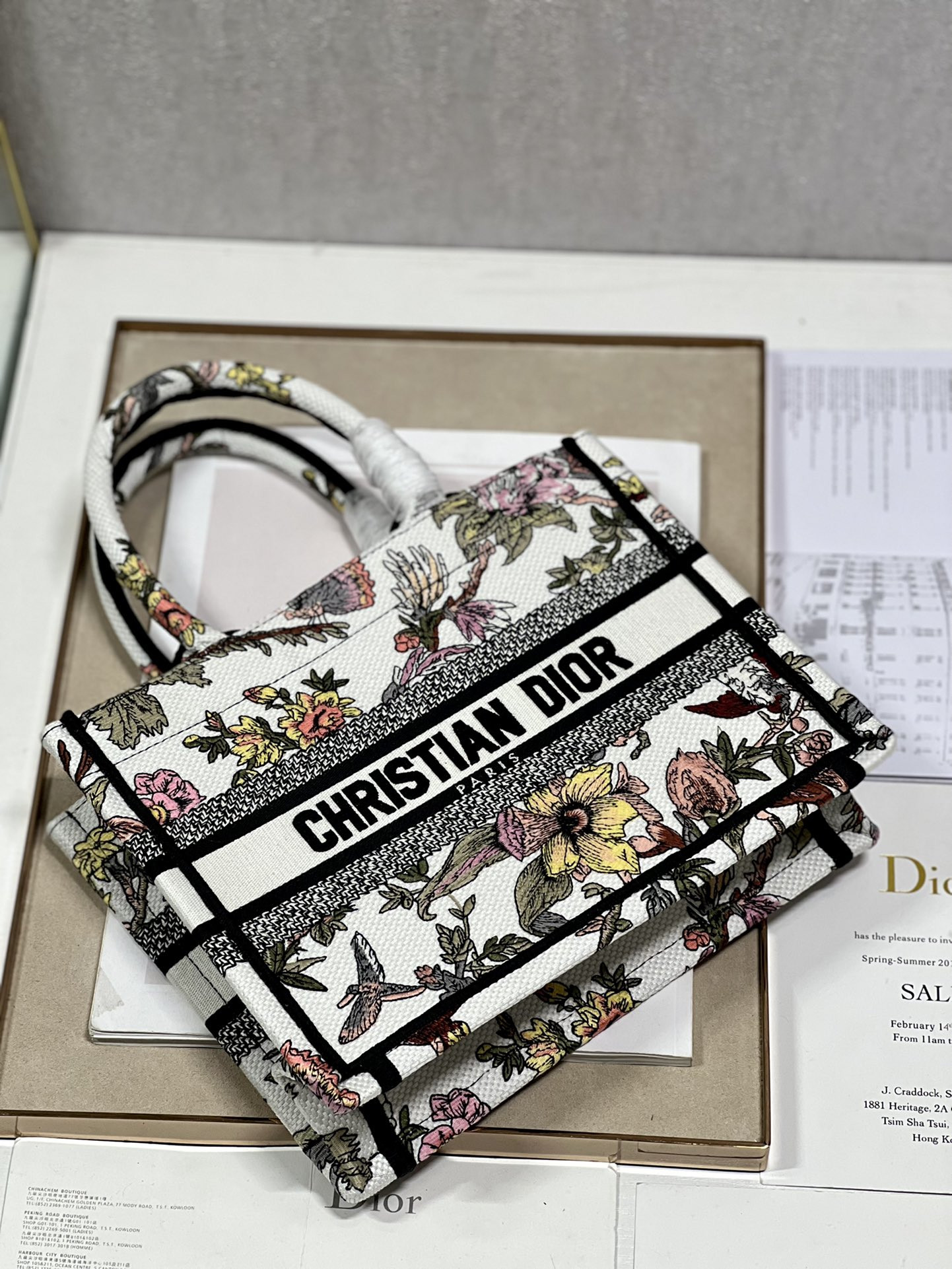 Small D10r Book Tote