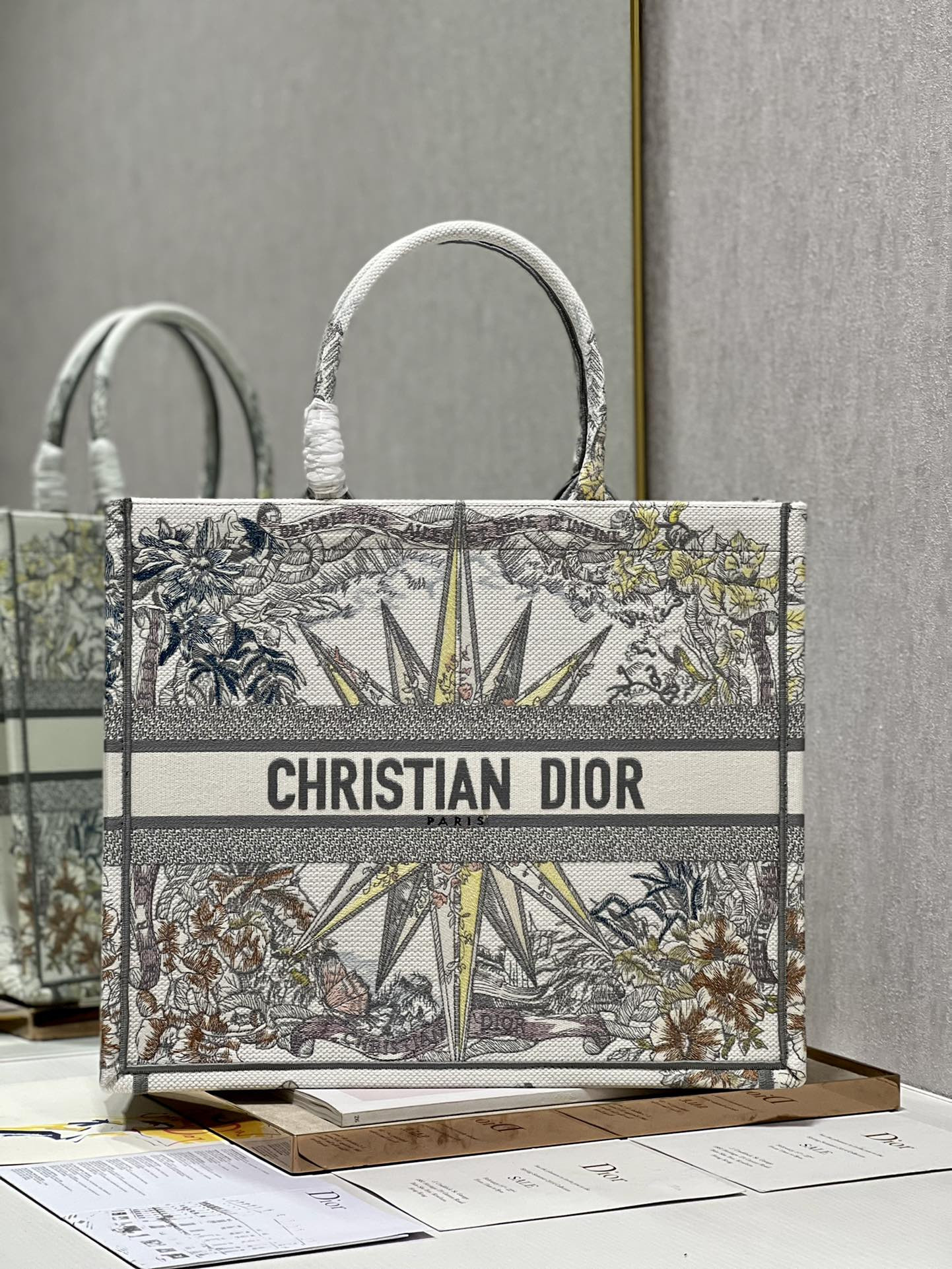Large D10r Book Tote