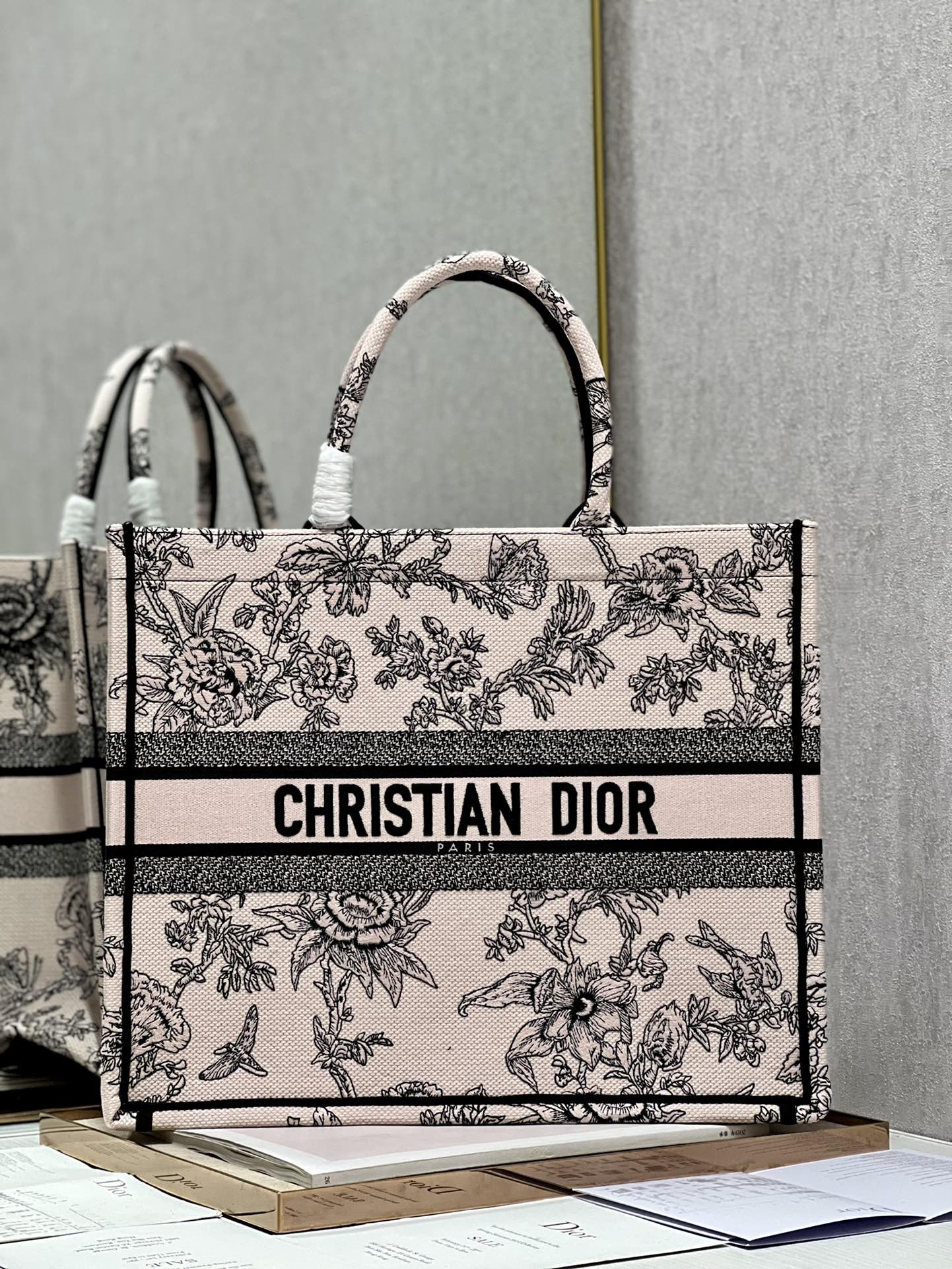 Large D10r Book Tote
