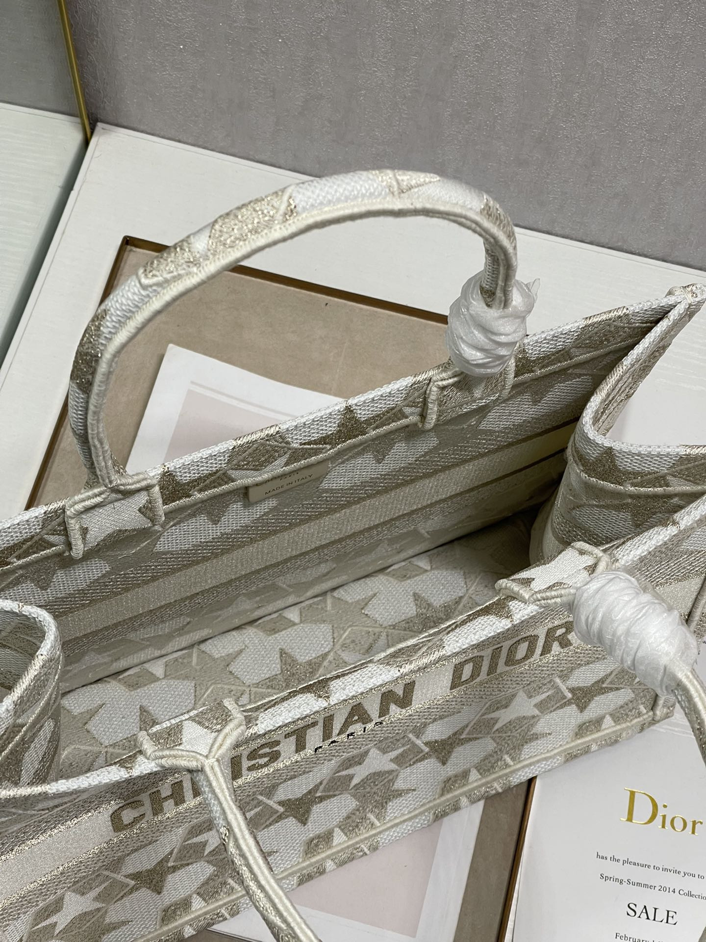 Medium D10r Book Tote