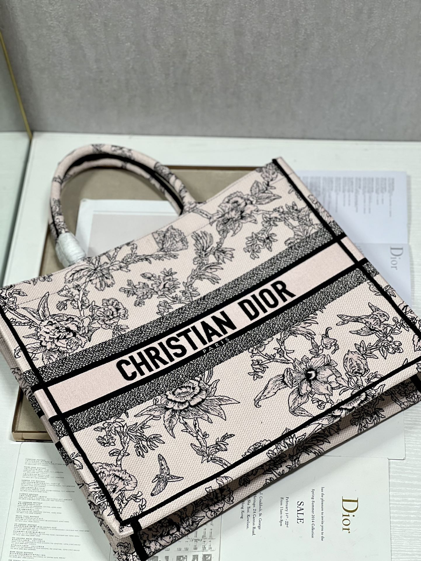 Large D10r Book Tote