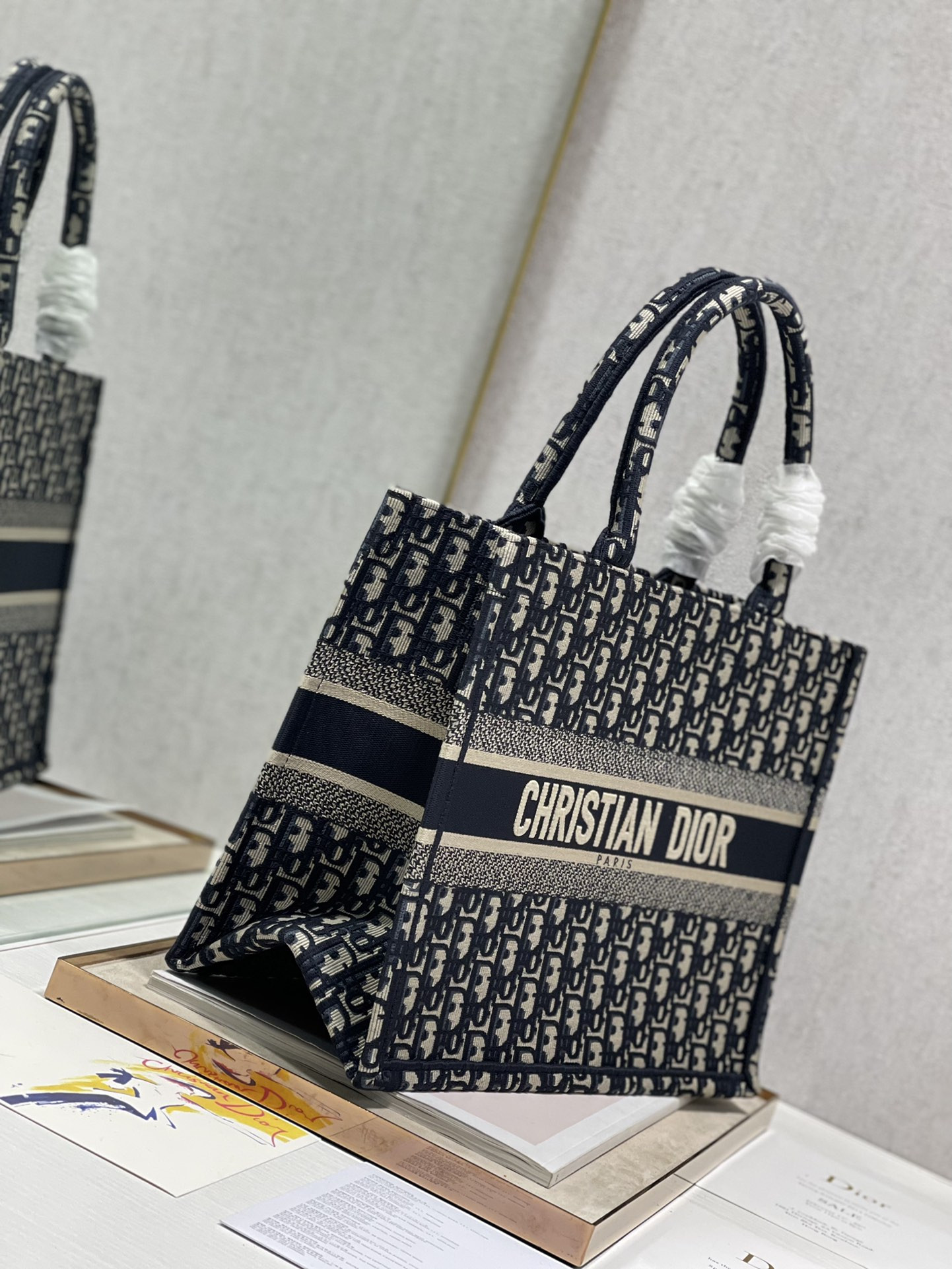Medium D10r Book Tote