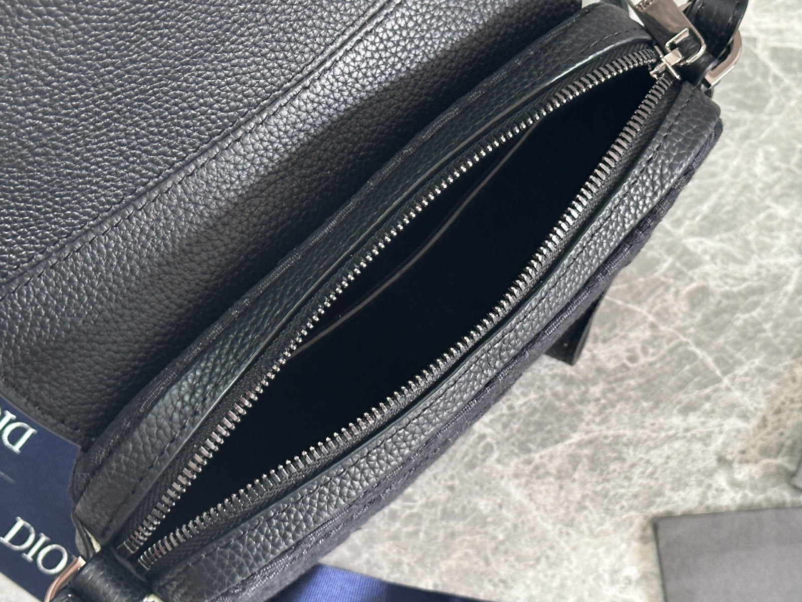 D10r Saddle Bag