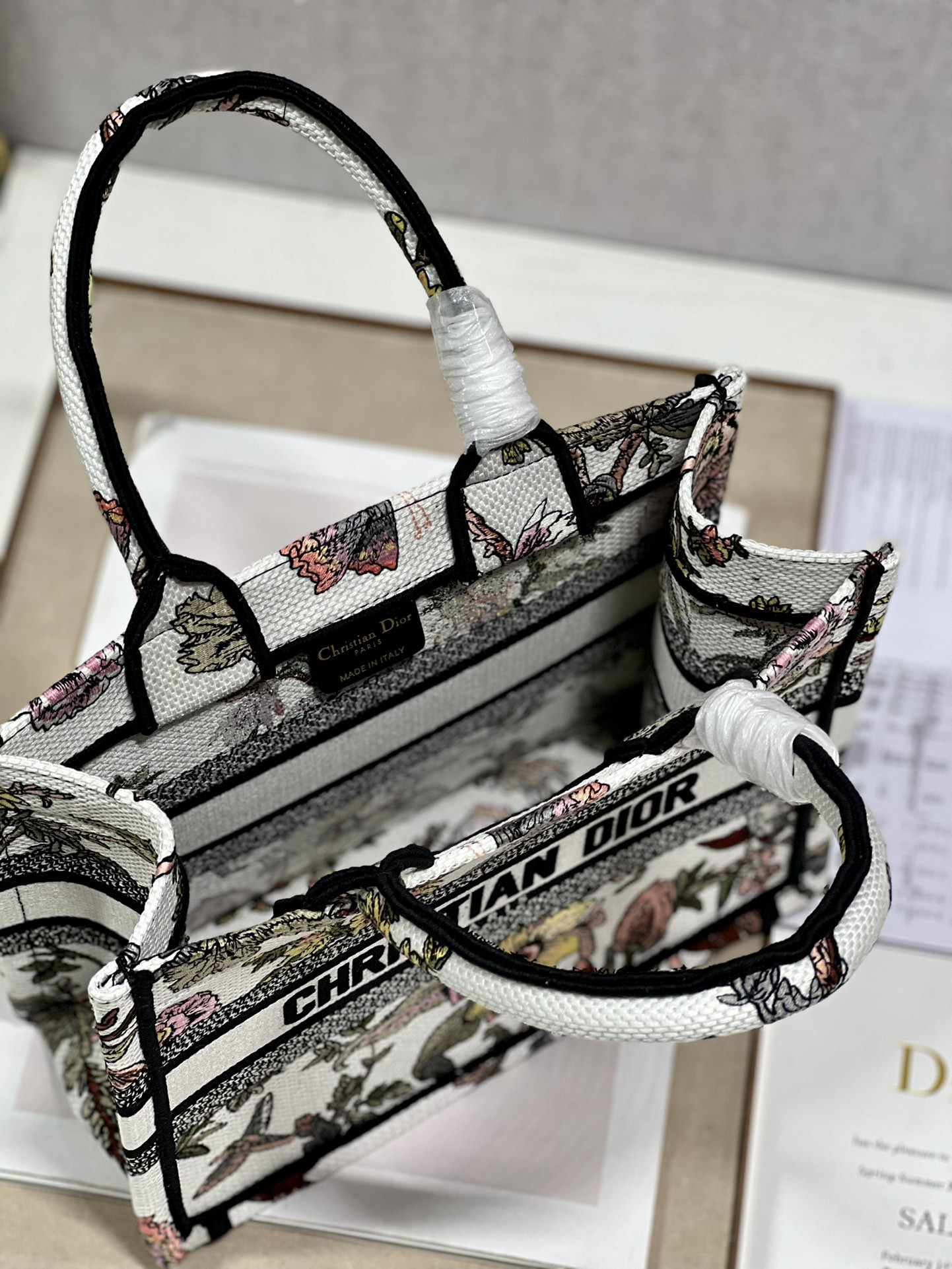 Small D10r Book Tote