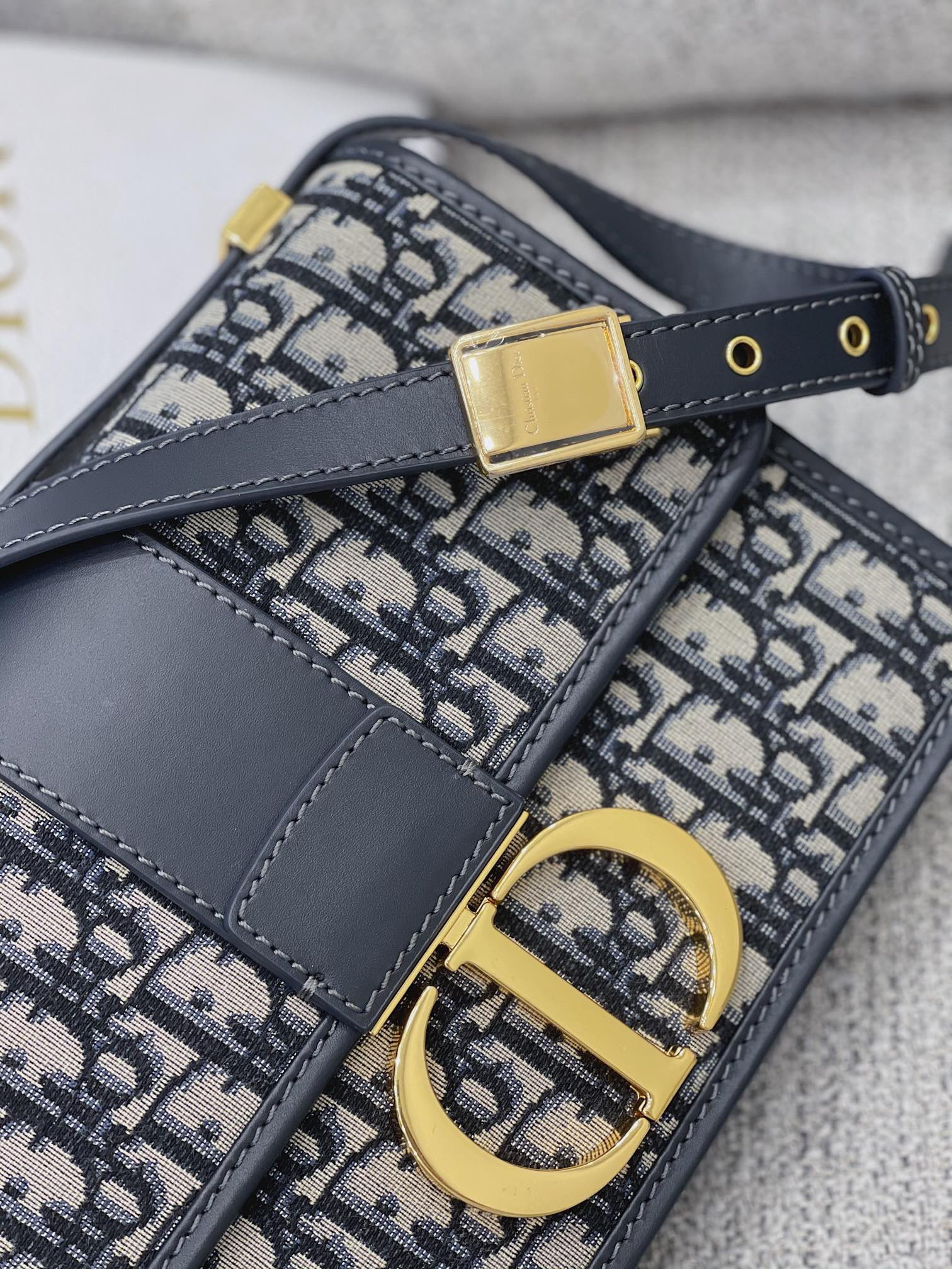 30 Montaigne Bag