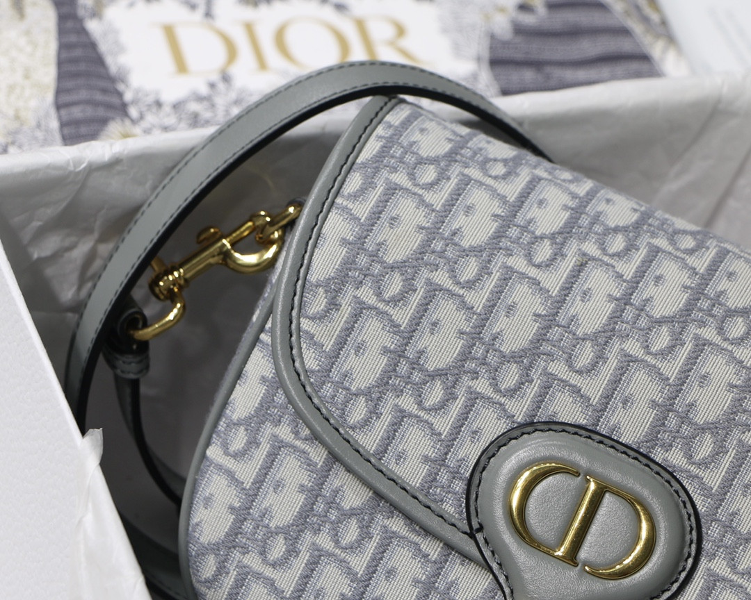 Medium D10r Bobby Bag