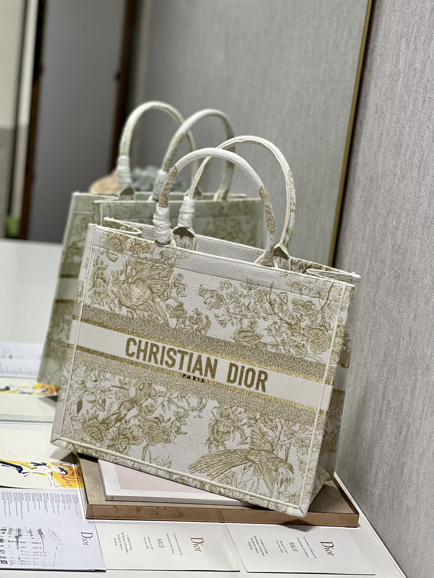 Large D10r Book Tote