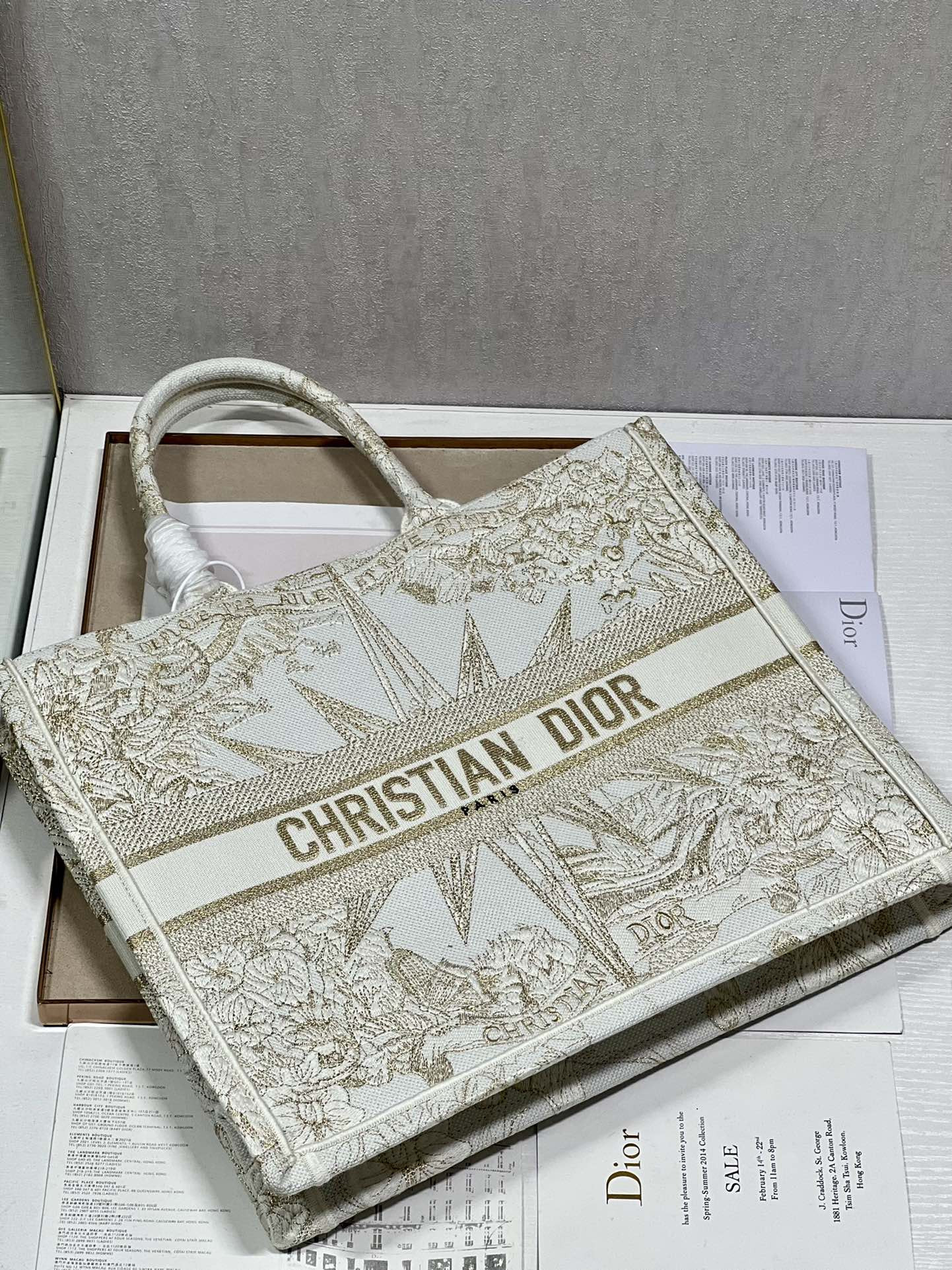 Large D10r Book Tote
