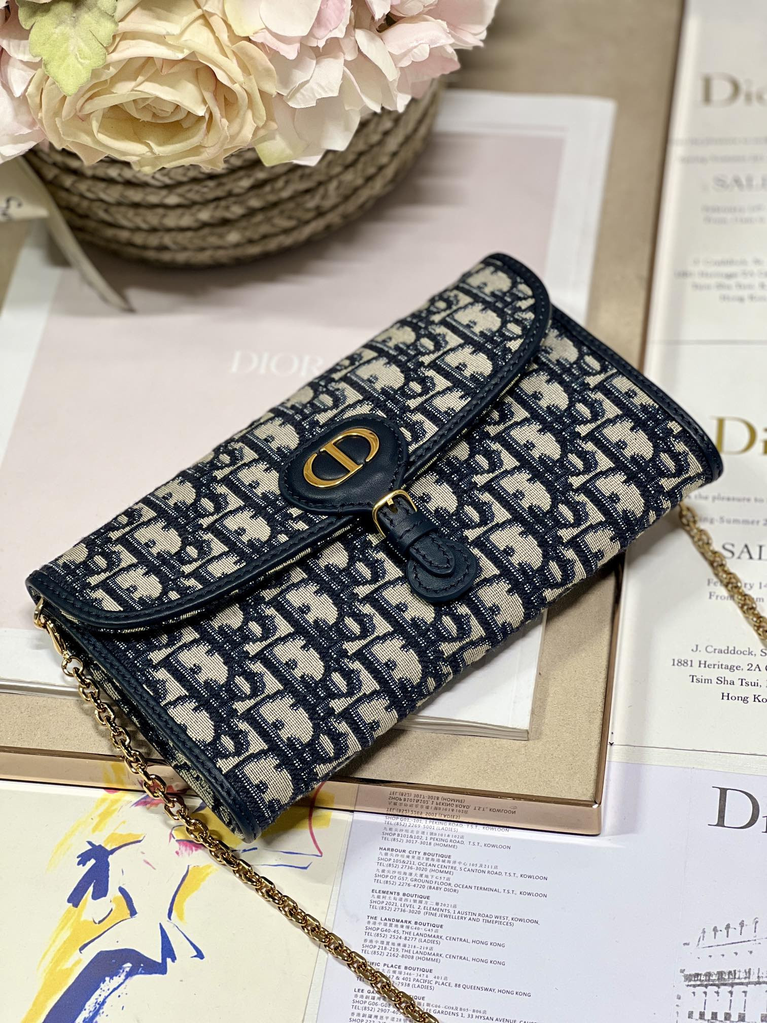 D10r Bobby East-west Pouch With Chain