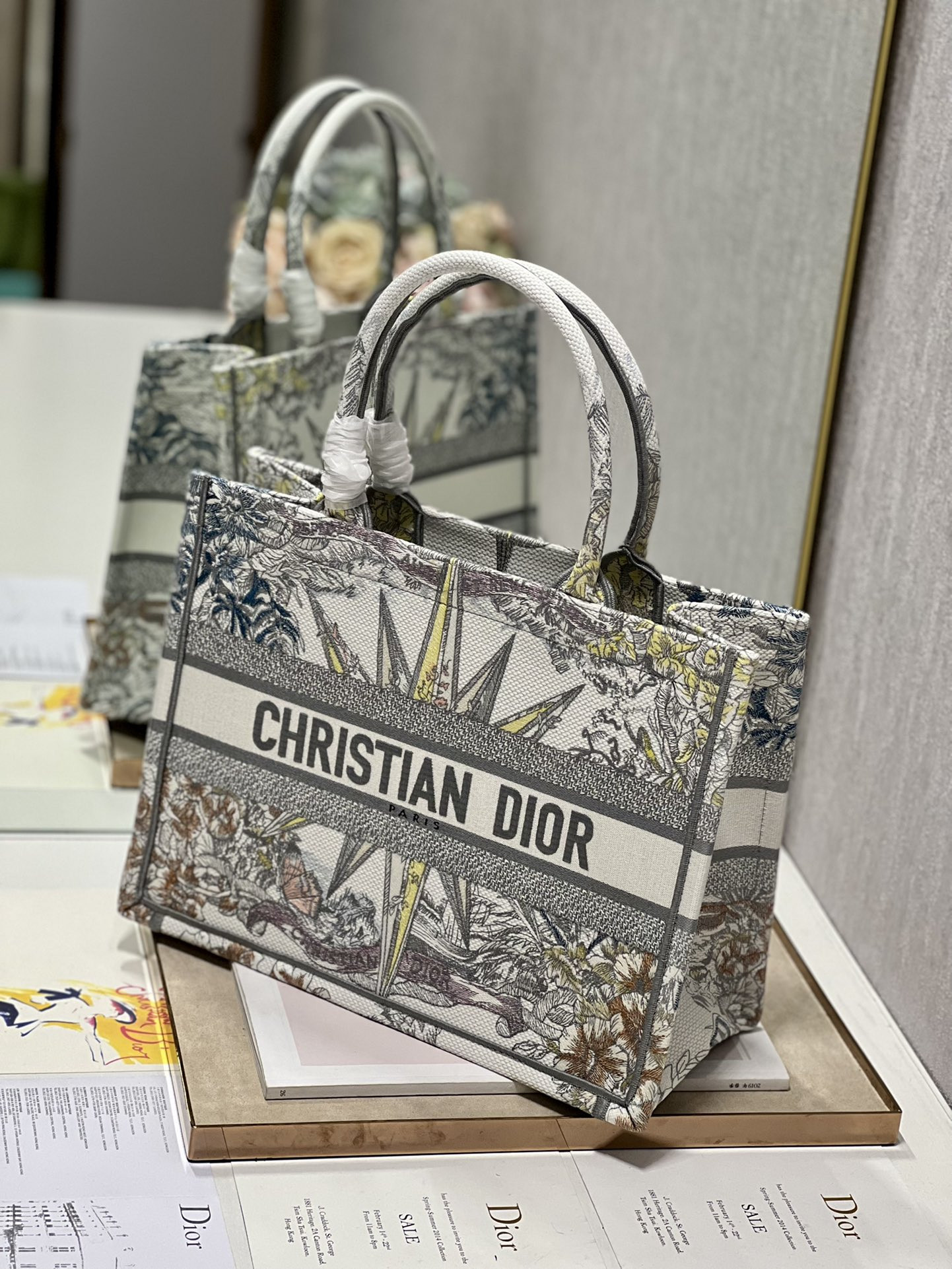 Medium D10r Book Tote