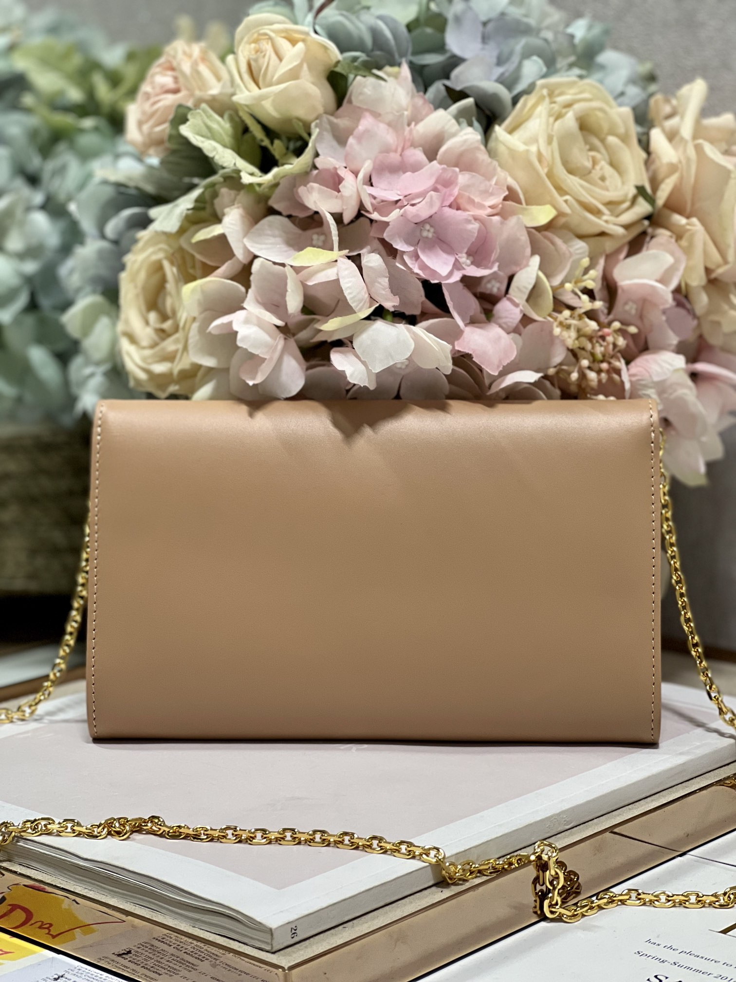 D10r Bobby East-west Pouch With Chain