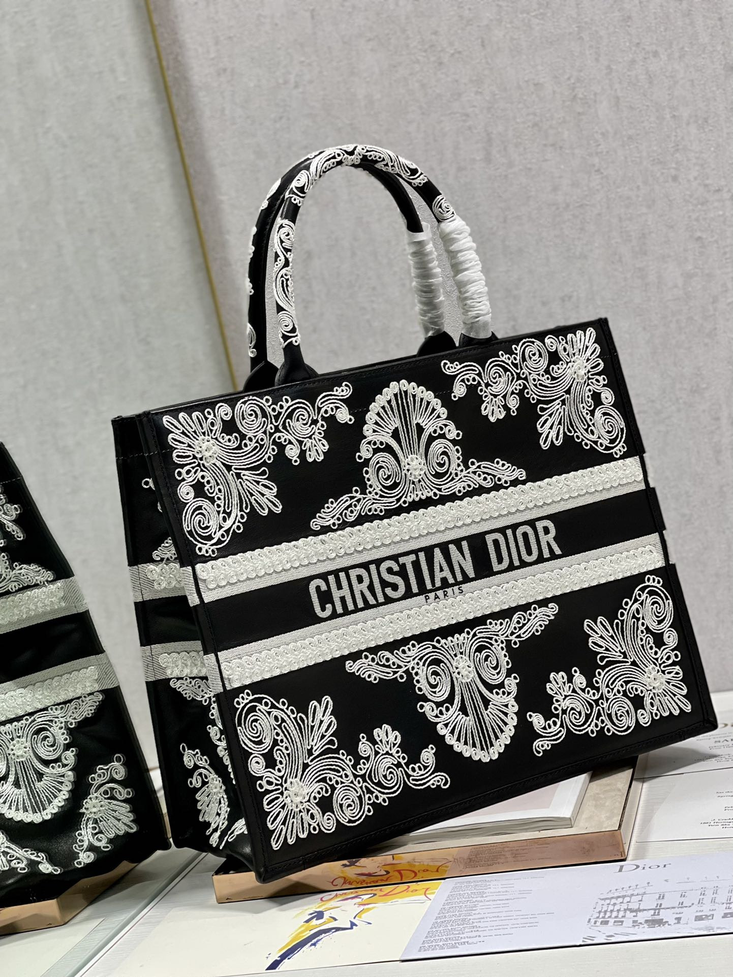 Medium D10r Book Tote
