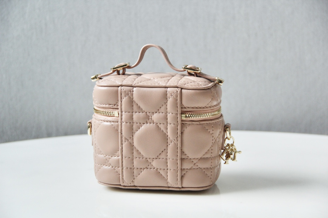 D10r Mini Travel Vanity