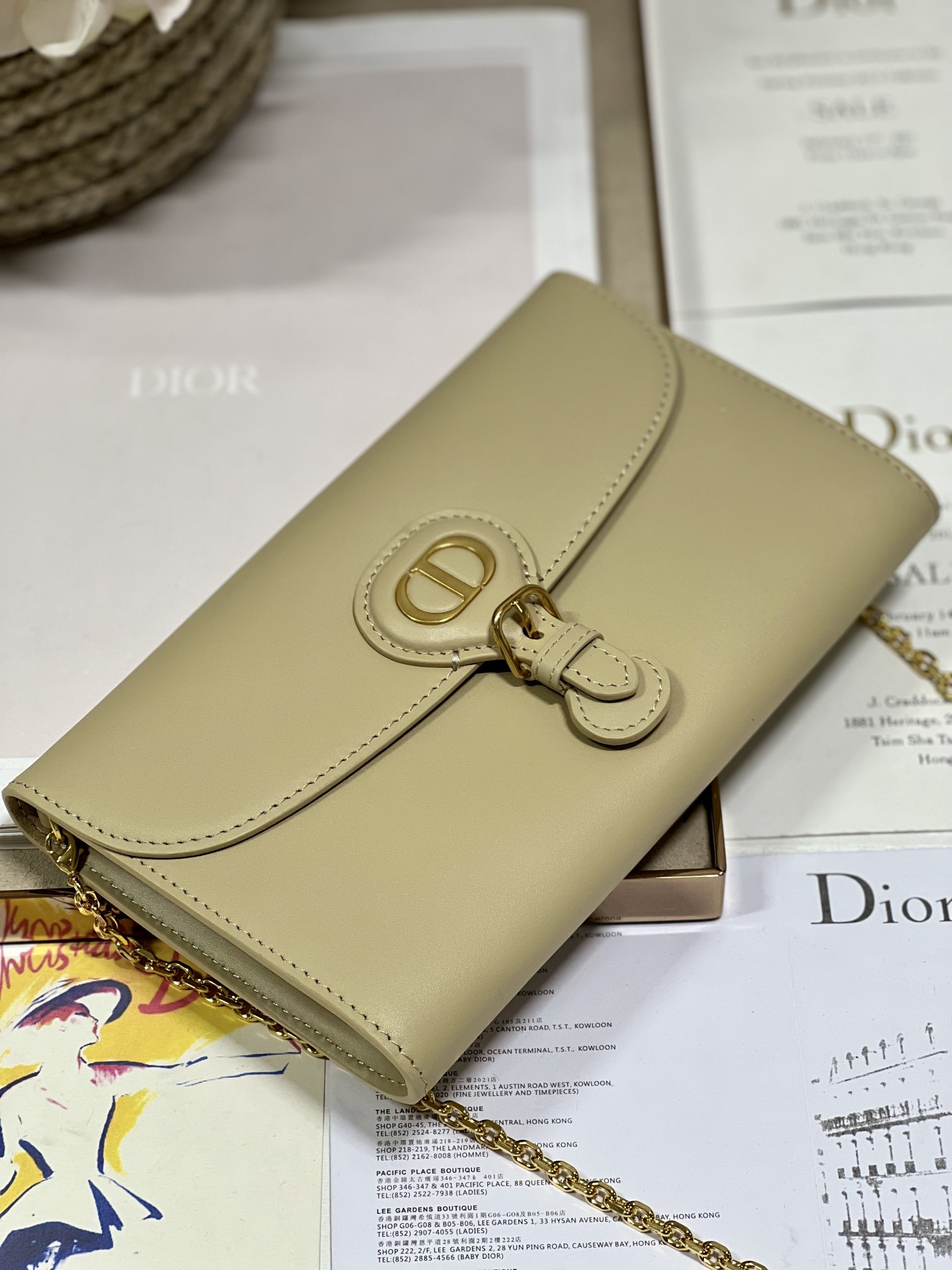 D10r Bobby East-west Pouch With Chain
