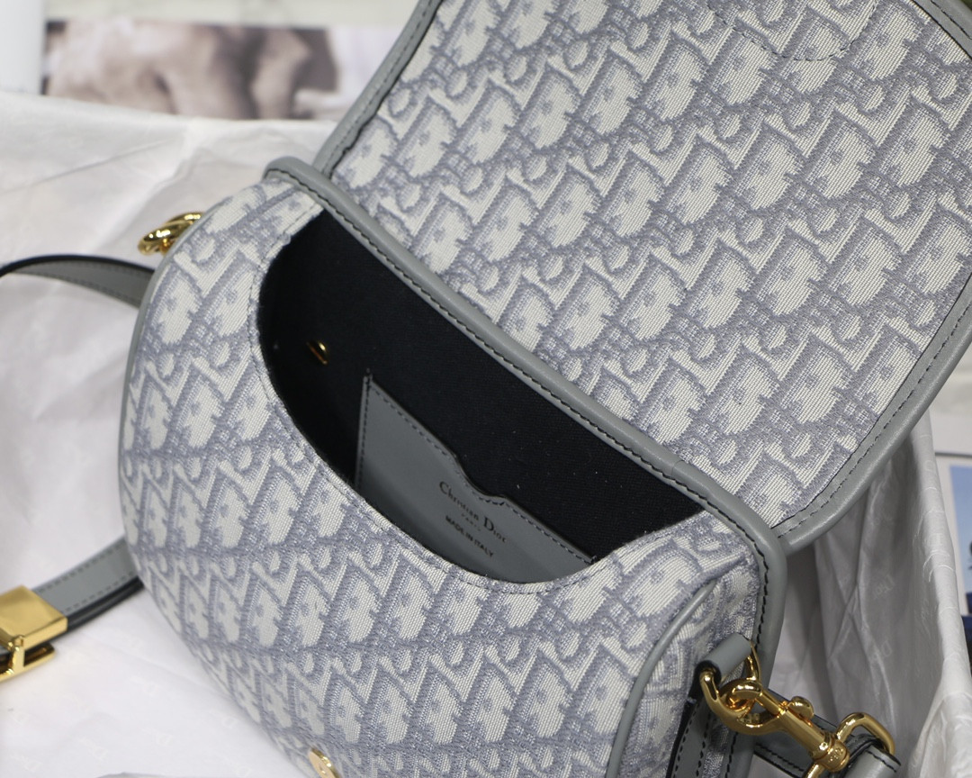 Medium D10r Bobby Bag