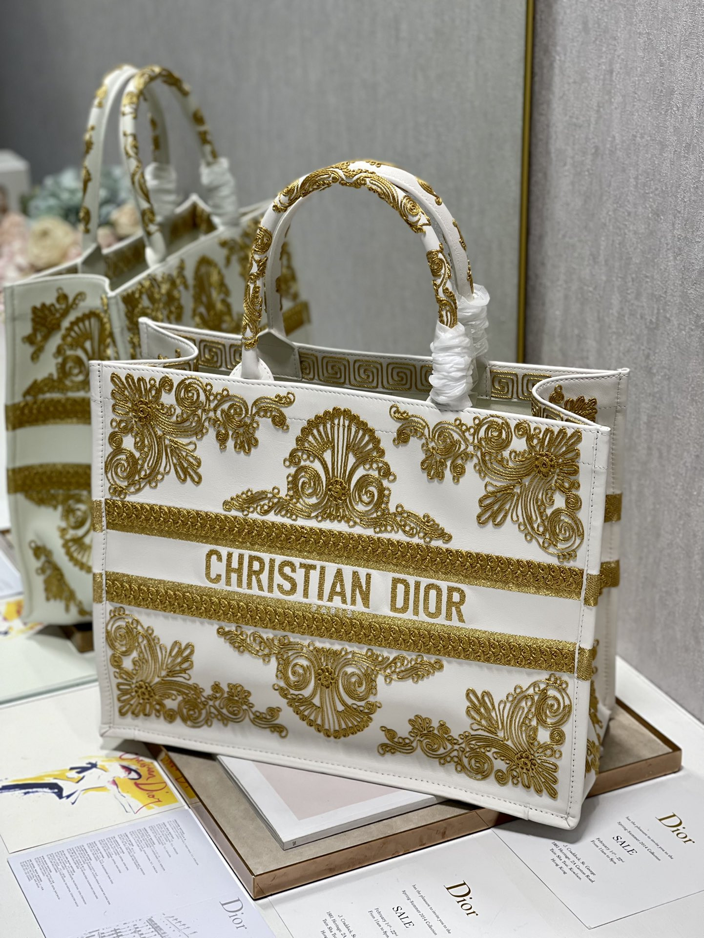 Large D10r Book Tote