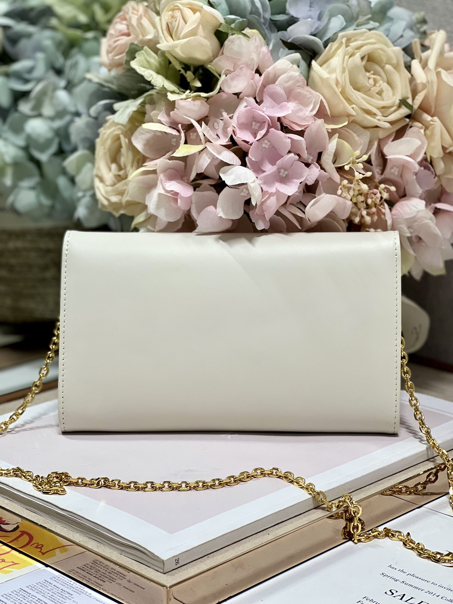 D10r Bobby East-west Pouch With Chain