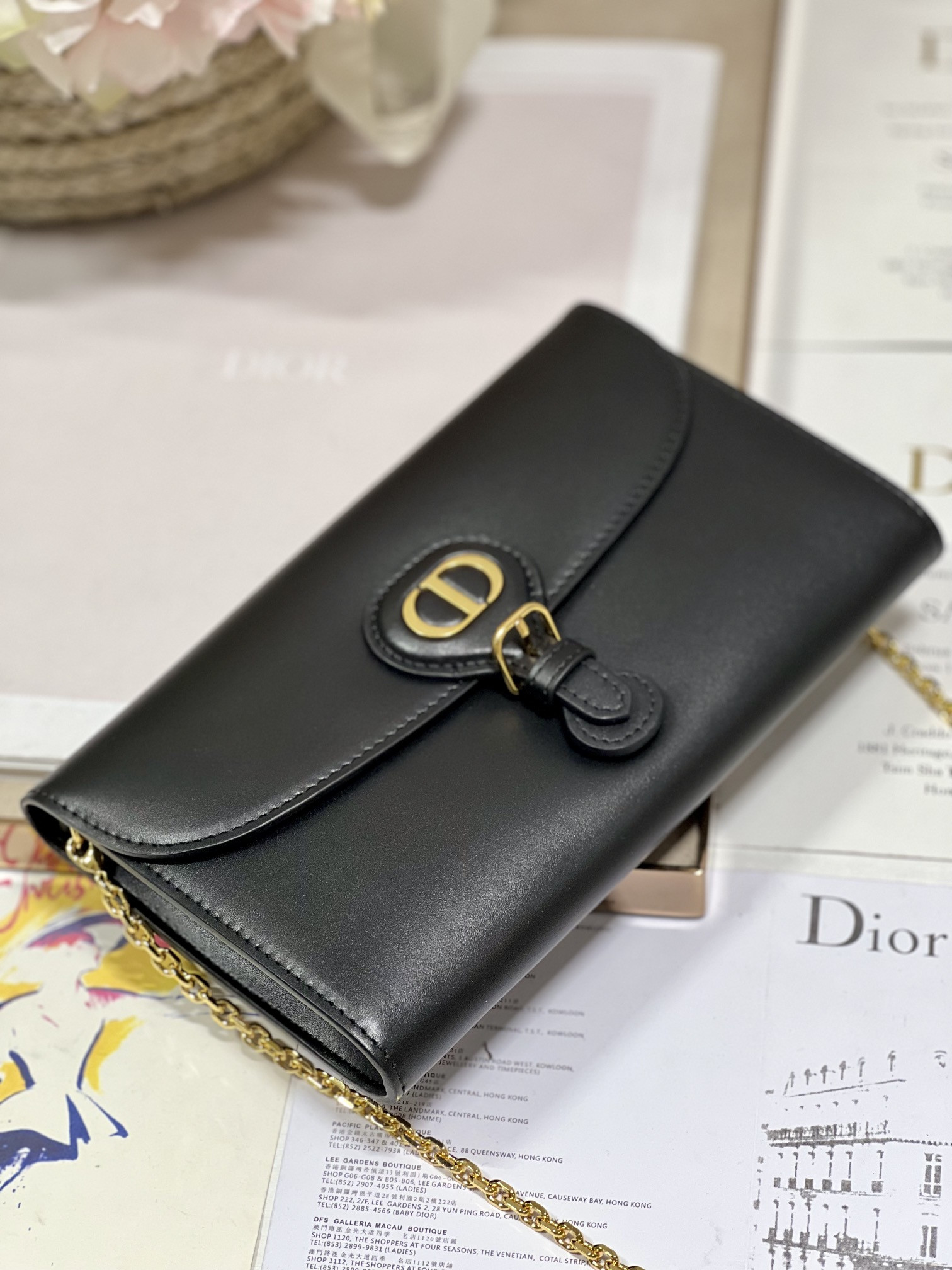 D10r Bobby East-west Pouch With Chain