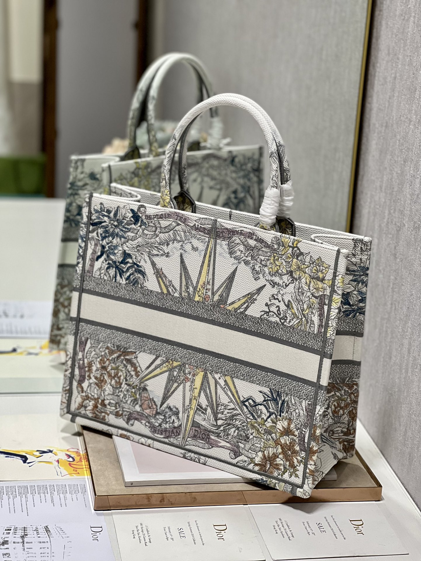 Large D10r Book Tote