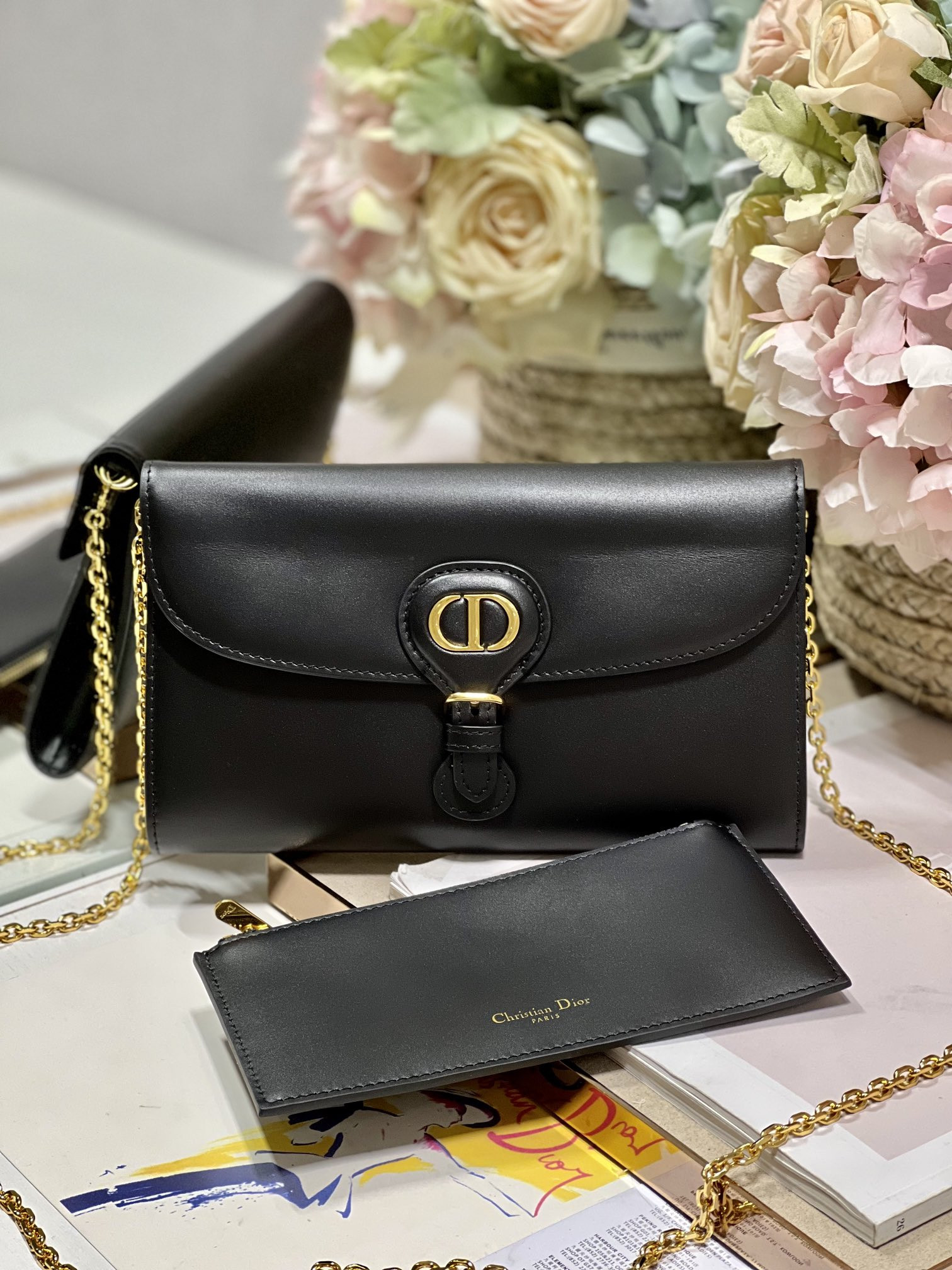 D10r Bobby East-west Pouch With Chain