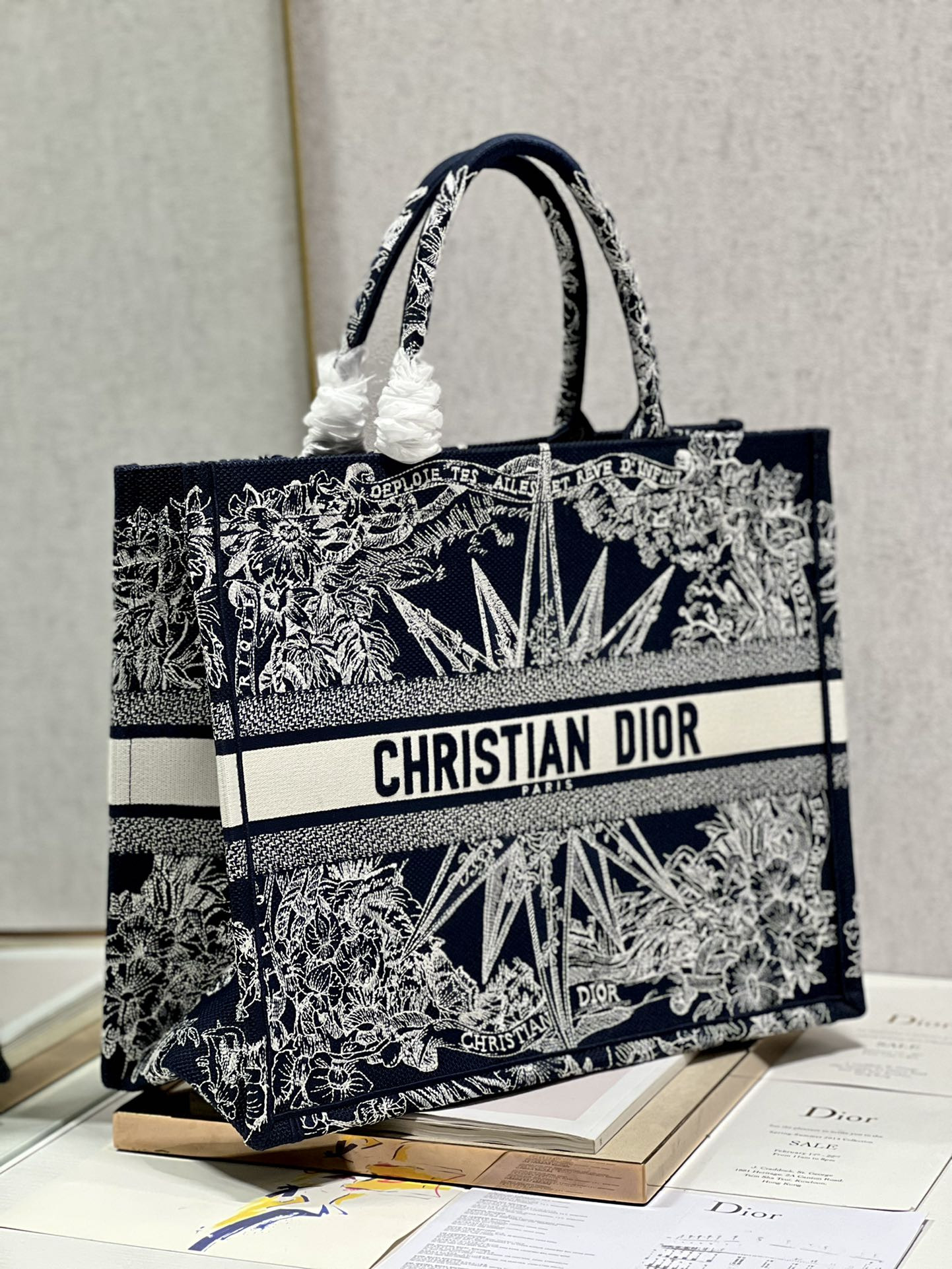 Large D10r Book Tote