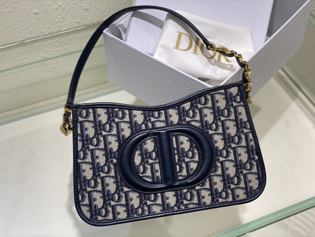 D10r Cd Signature Hobo Bag
