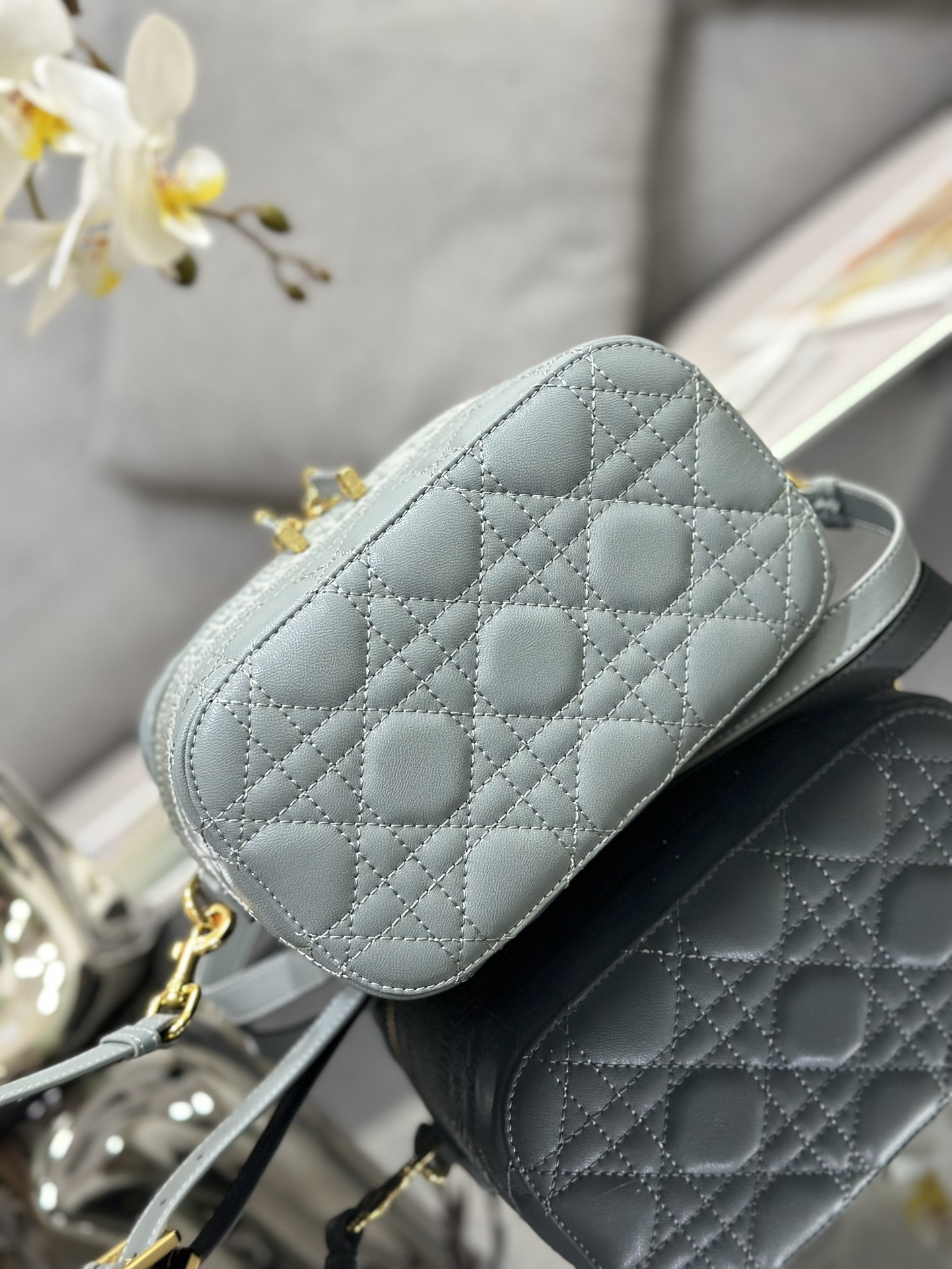 D10r Travel Vanity