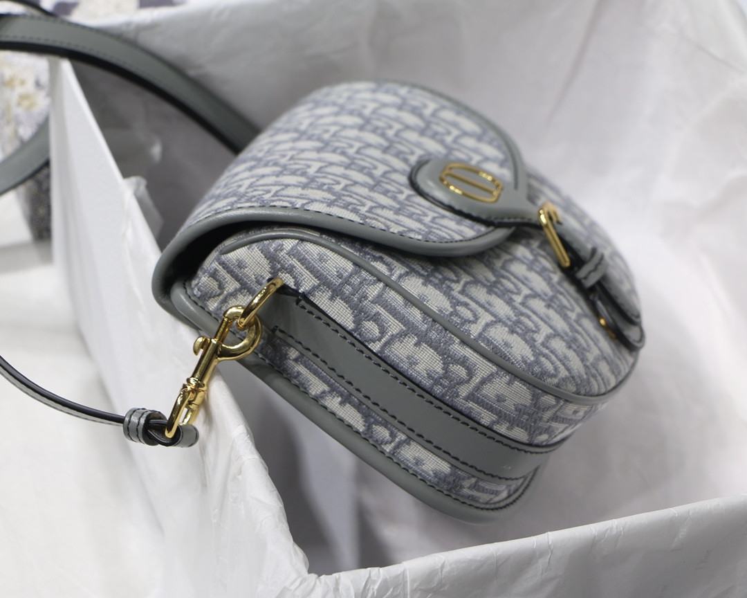 Medium D10r Bobby Bag