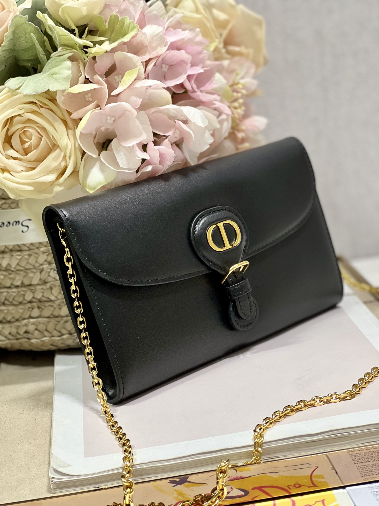 D10r Bobby East-west Pouch With Chain