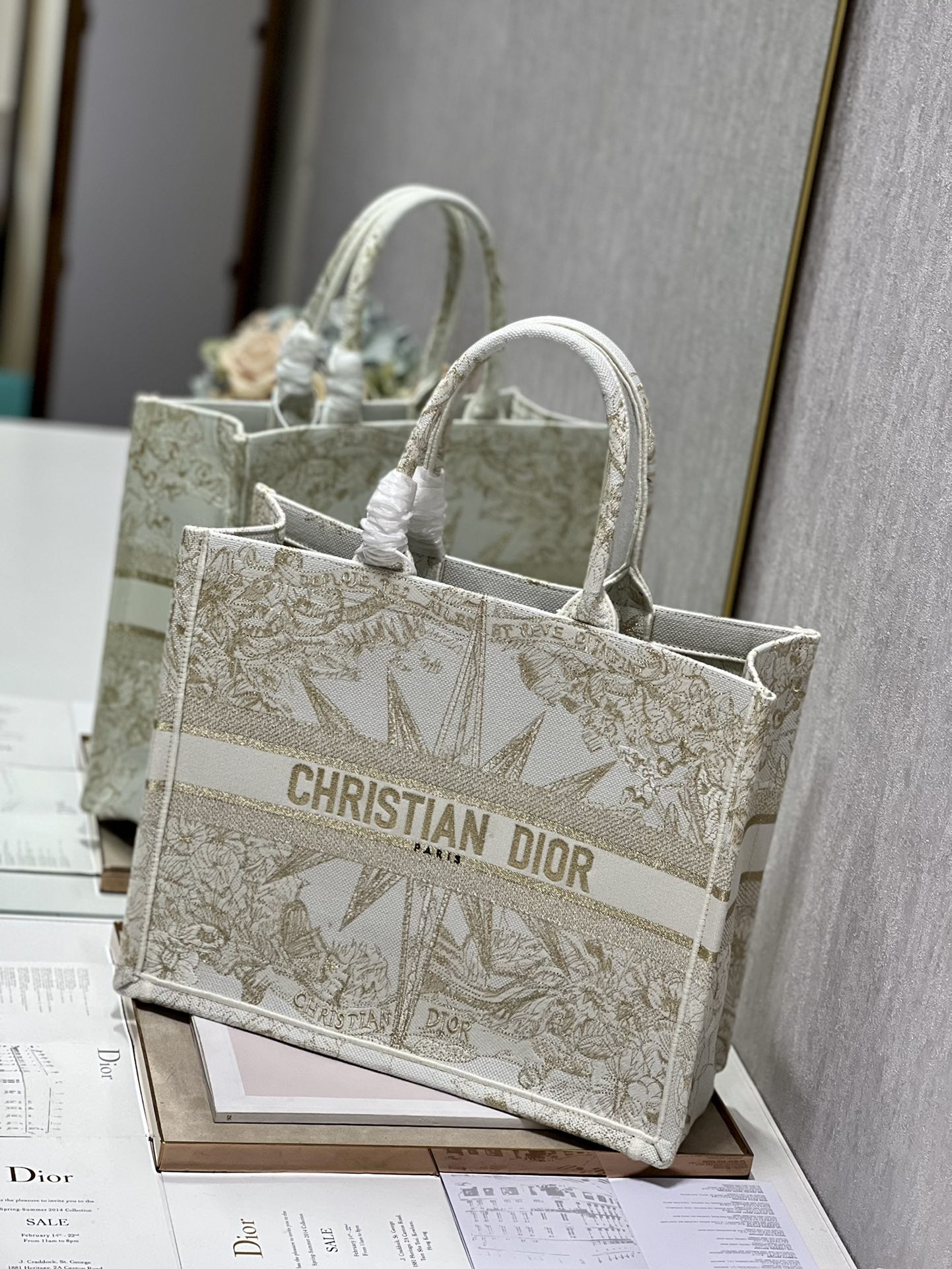Large D10r Book Tote