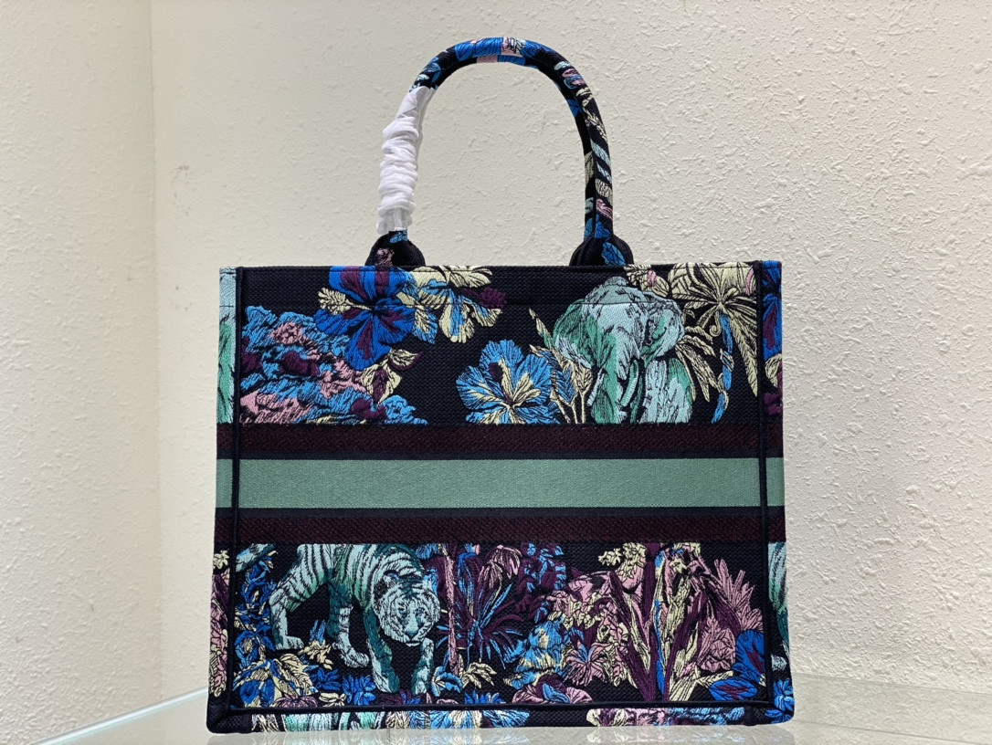 Large D10r Book Tote