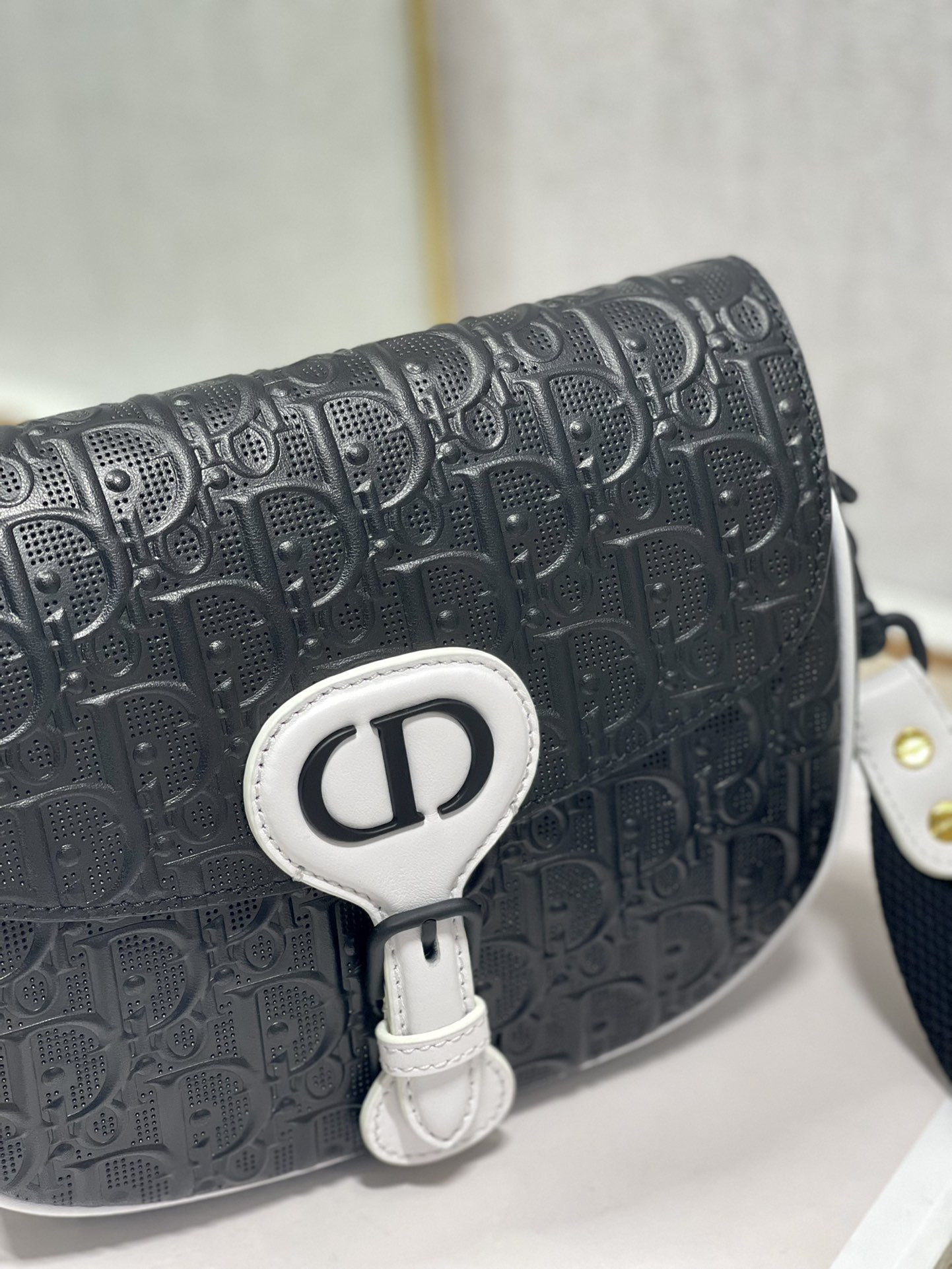 Medium D10r Bobby Bag
