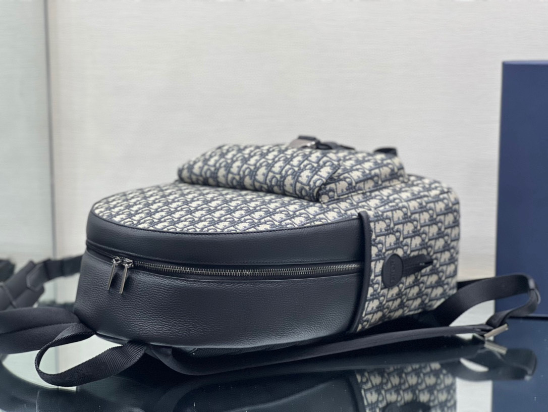 D10r Explorer Backpack