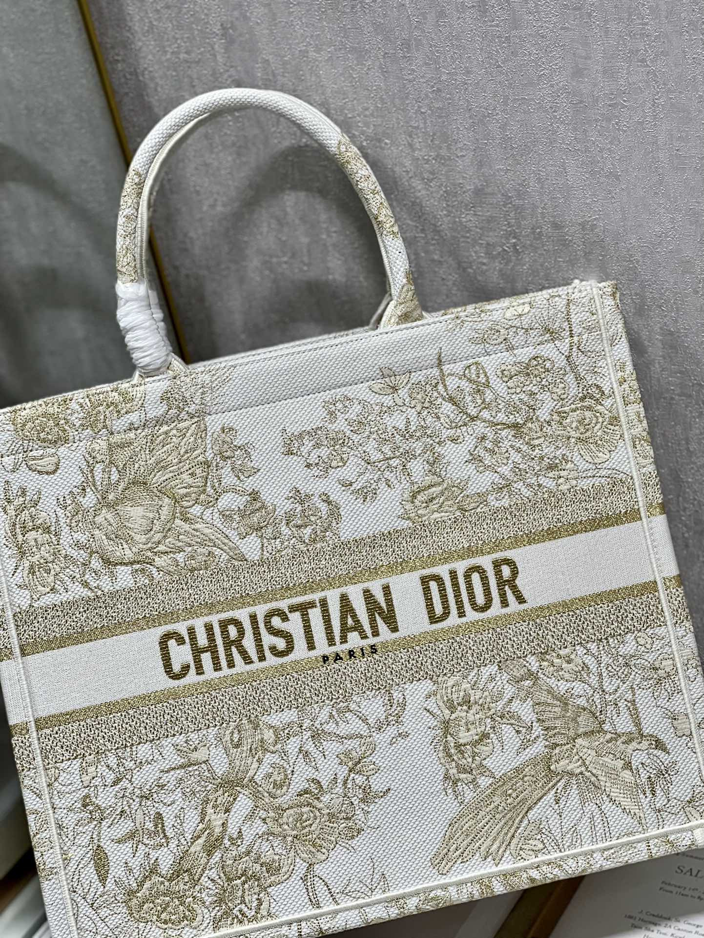 Large D10r Book Tote