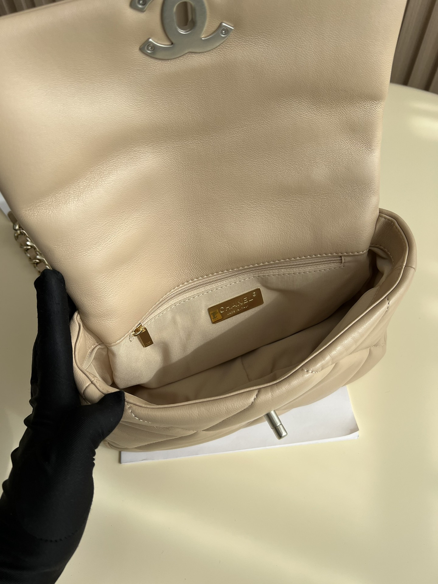 Chanle 19 Handbag